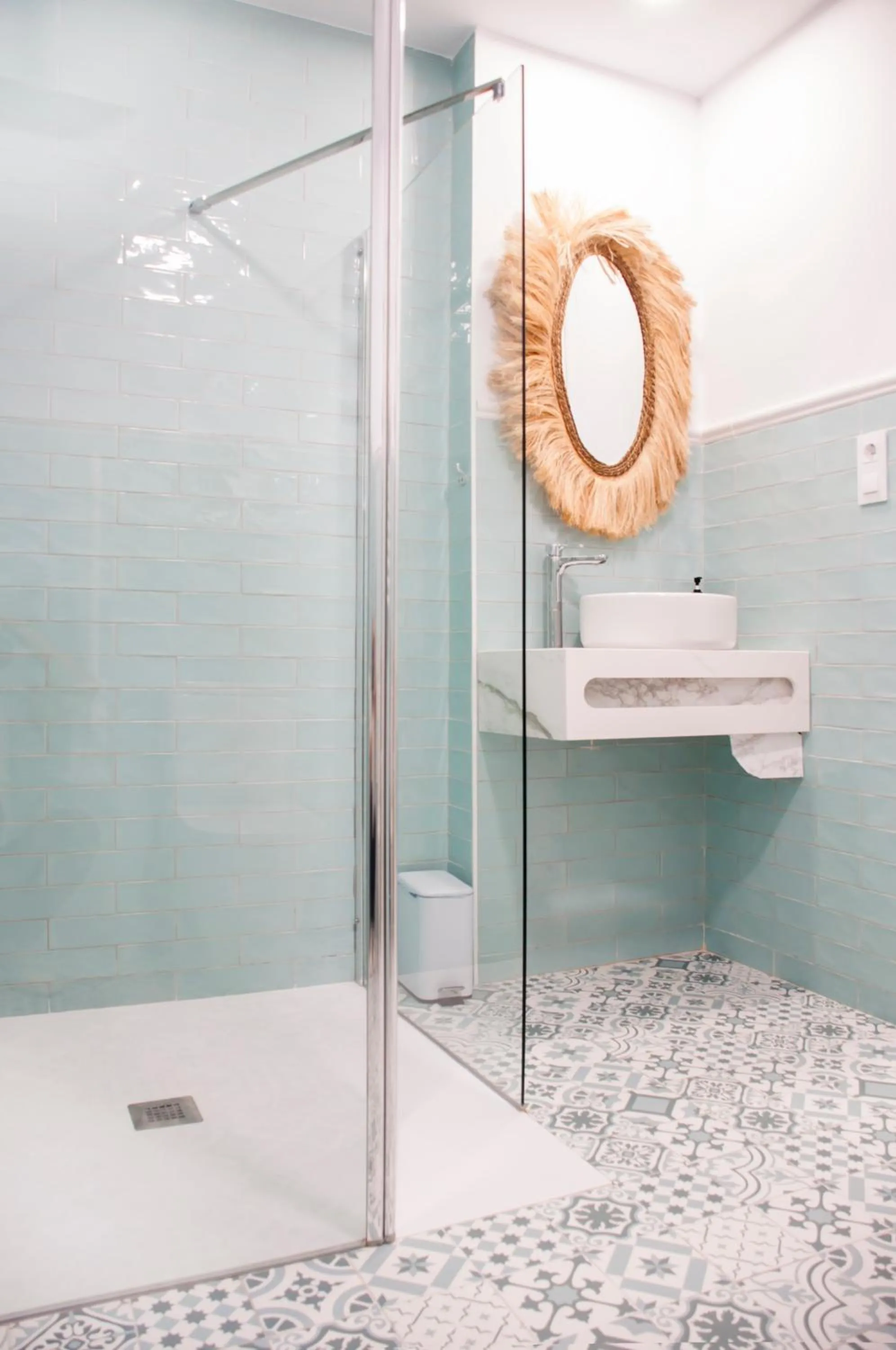 Shower in Valencia Apartamentos Goya