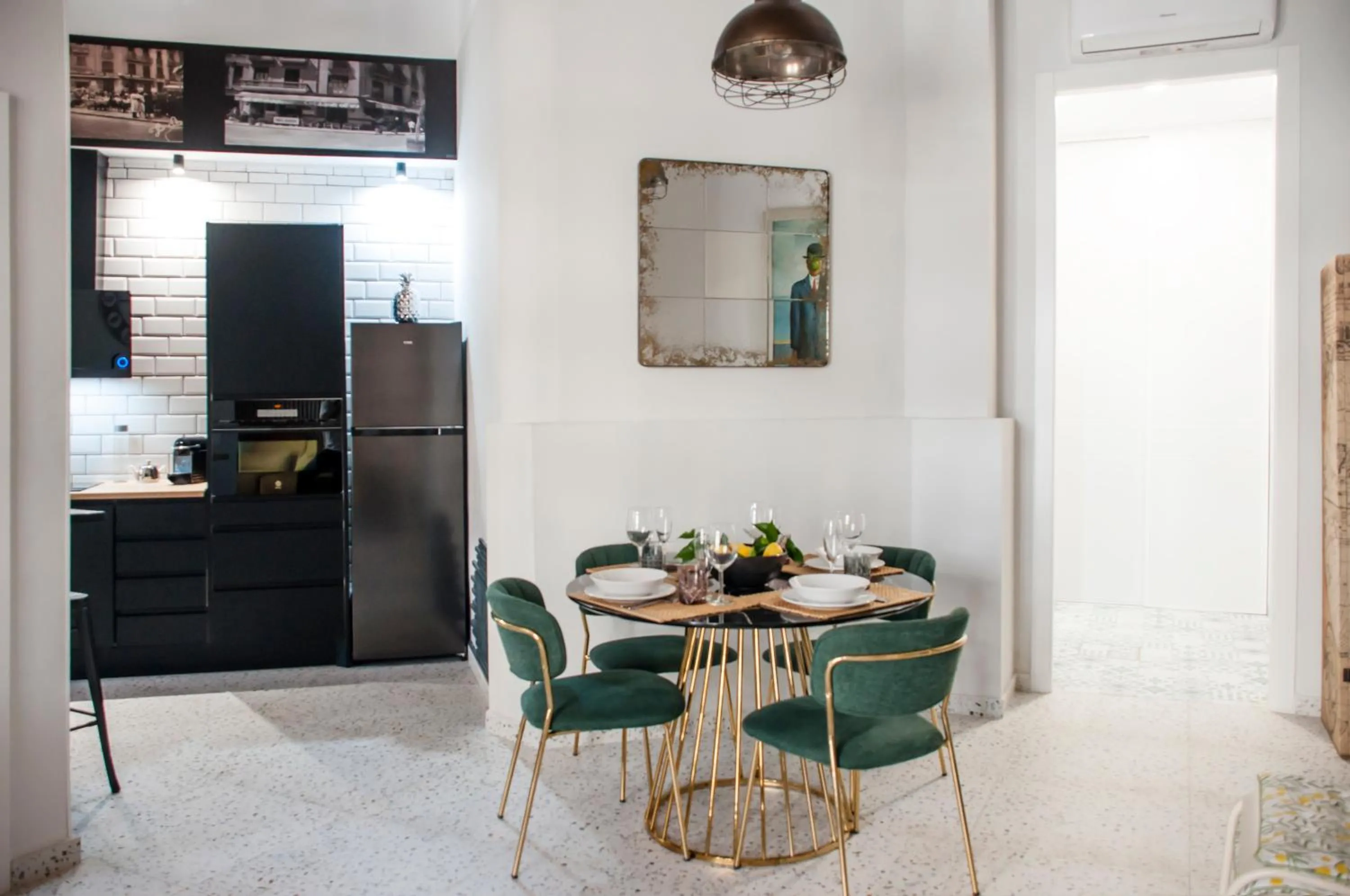 Kitchen or kitchenette in Valencia Apartamentos Goya