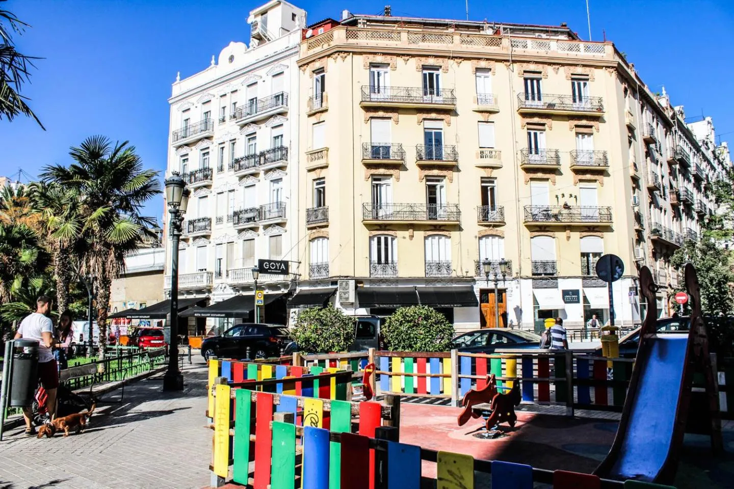 Property building in Valencia Apartamentos Goya