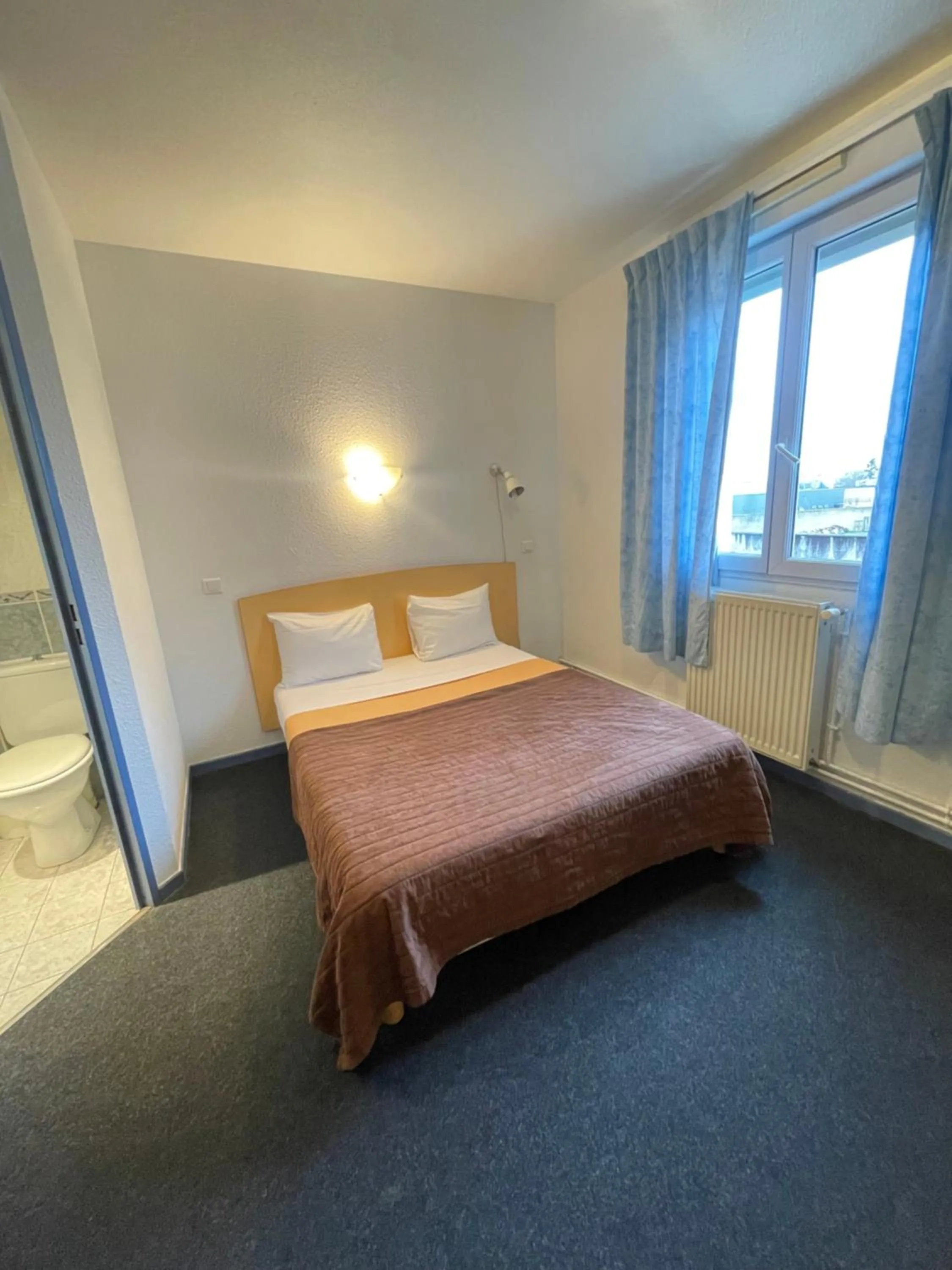 Bed in Hôtel & Résidence Avermes