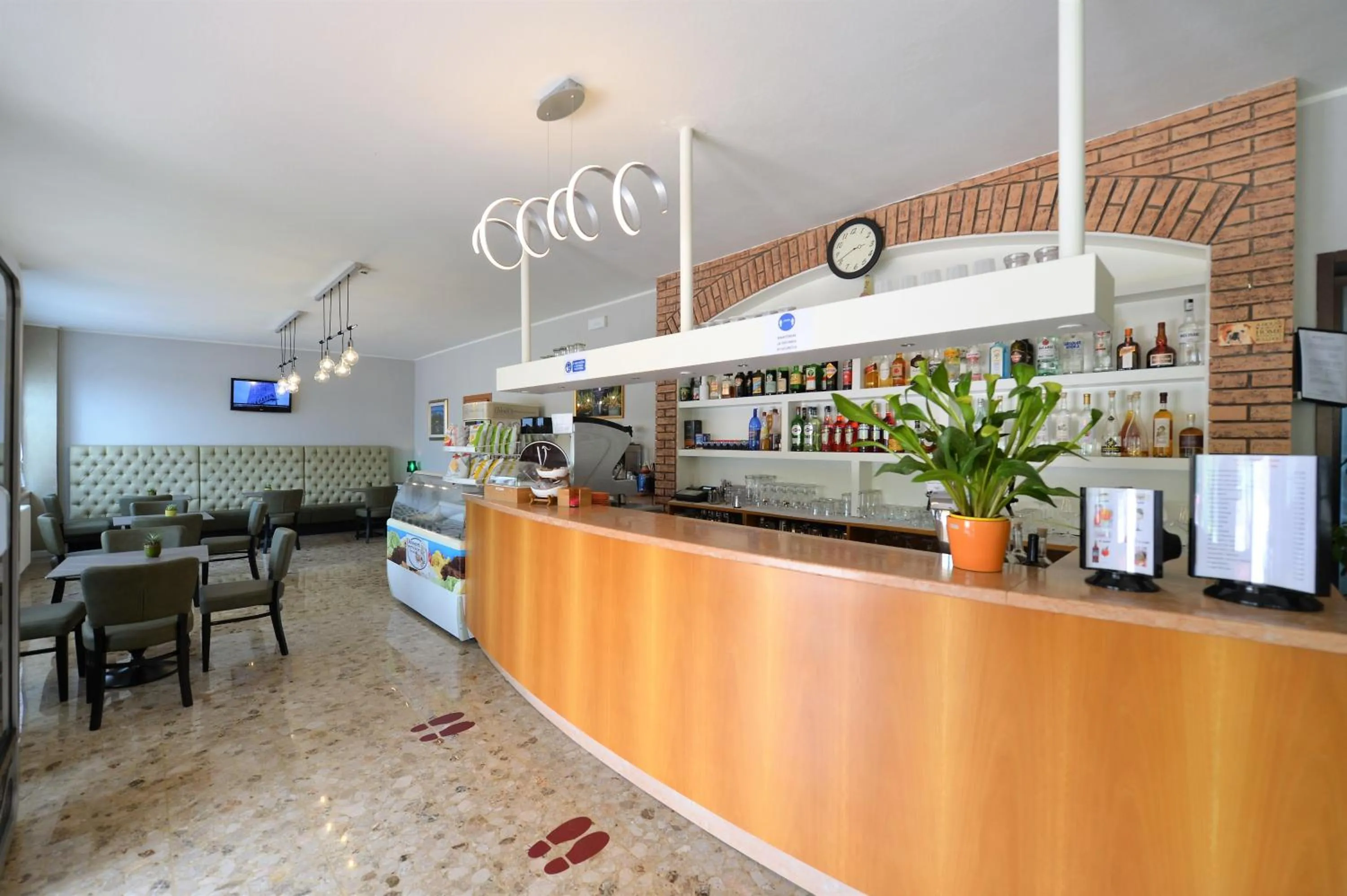 Communal lounge/ TV room in Hotel Panoramica