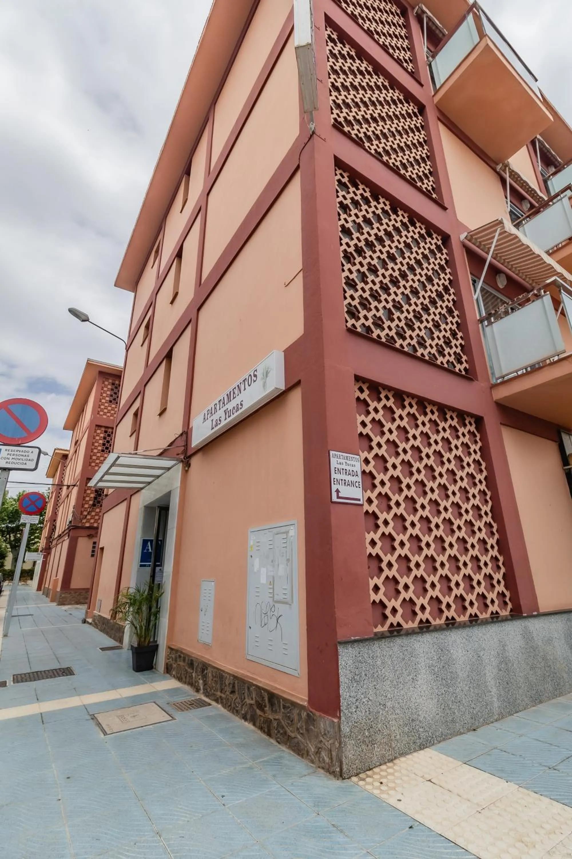 Property building in Apartamentos Turisticos Las Yucas