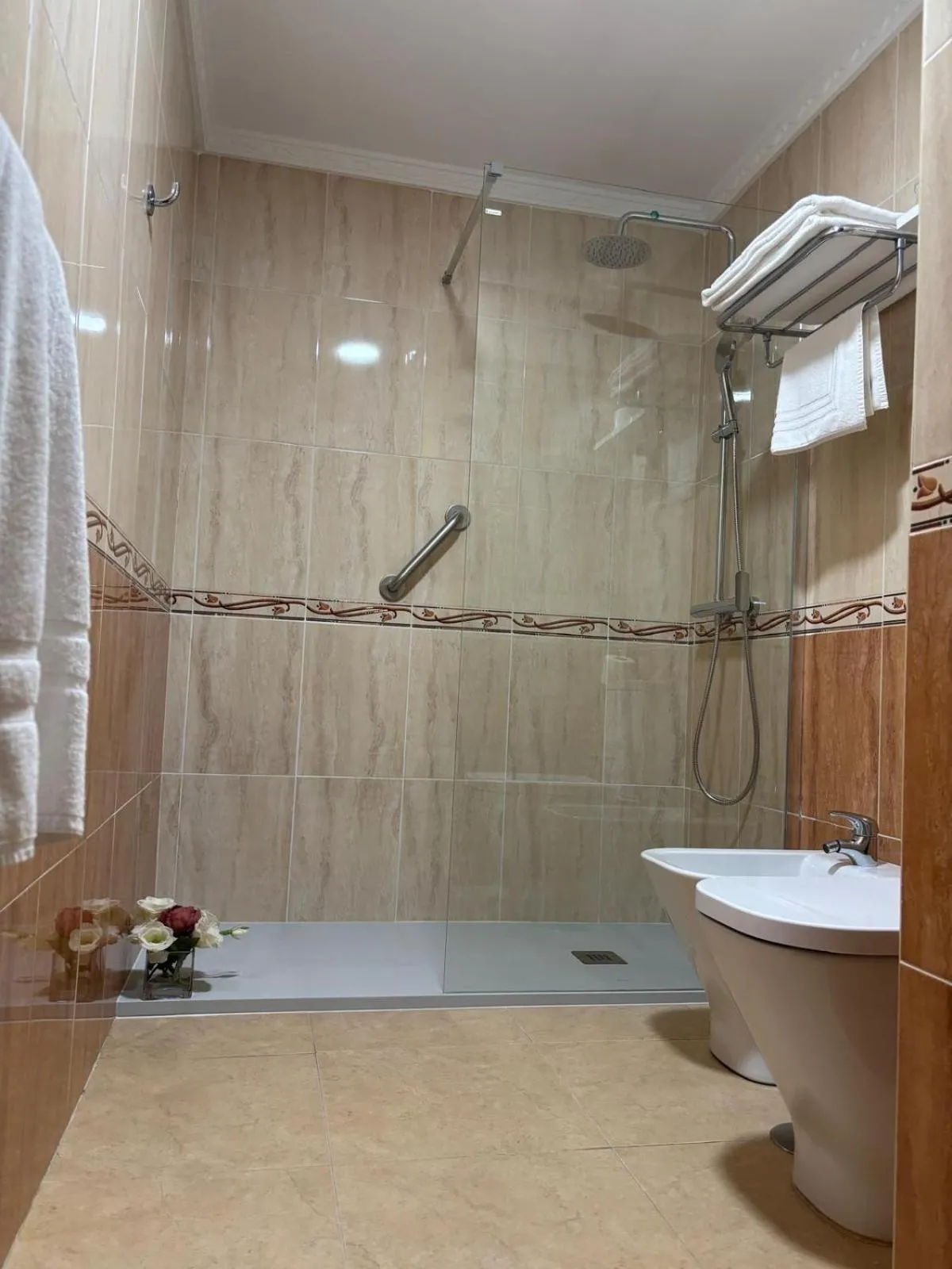 Shower in Apartamentos Turisticos Las Yucas