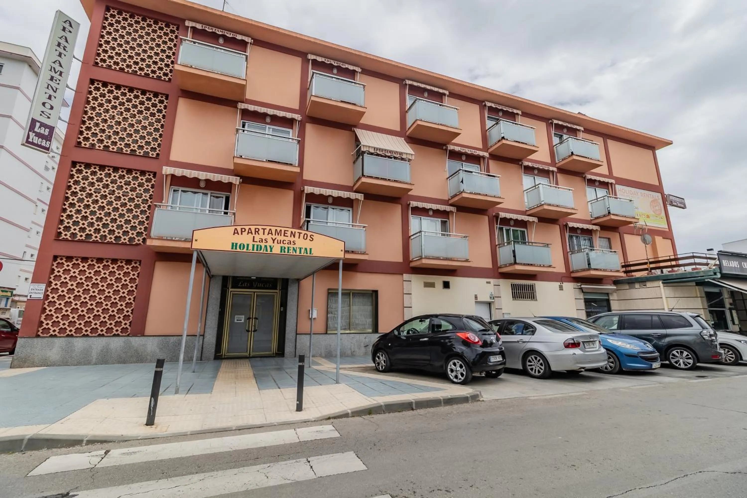 Property building in Apartamentos Turisticos Las Yucas