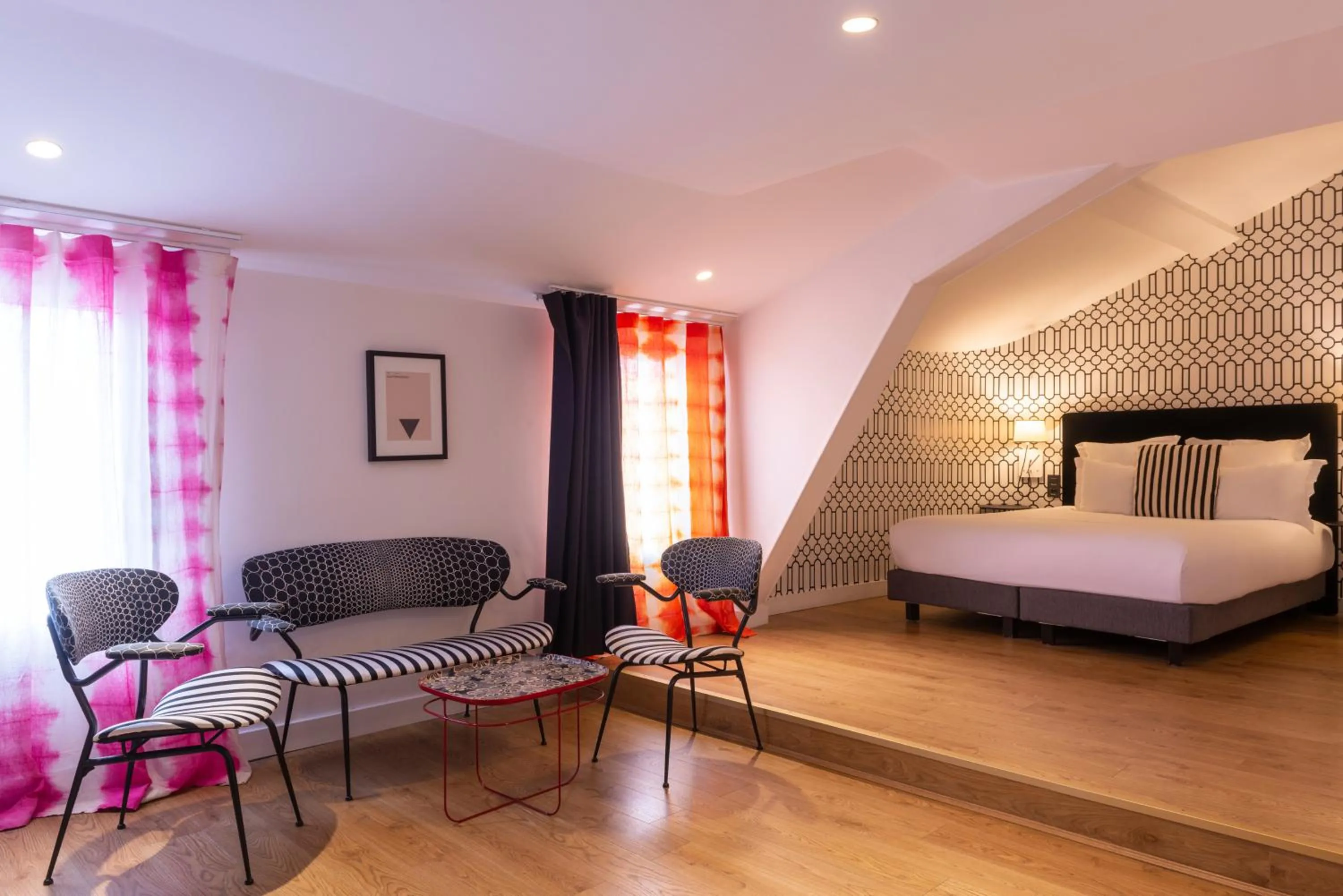 Bedroom, Bed in The Originals Boutique, Hôtel Le Lion, Clermont-Ferrand