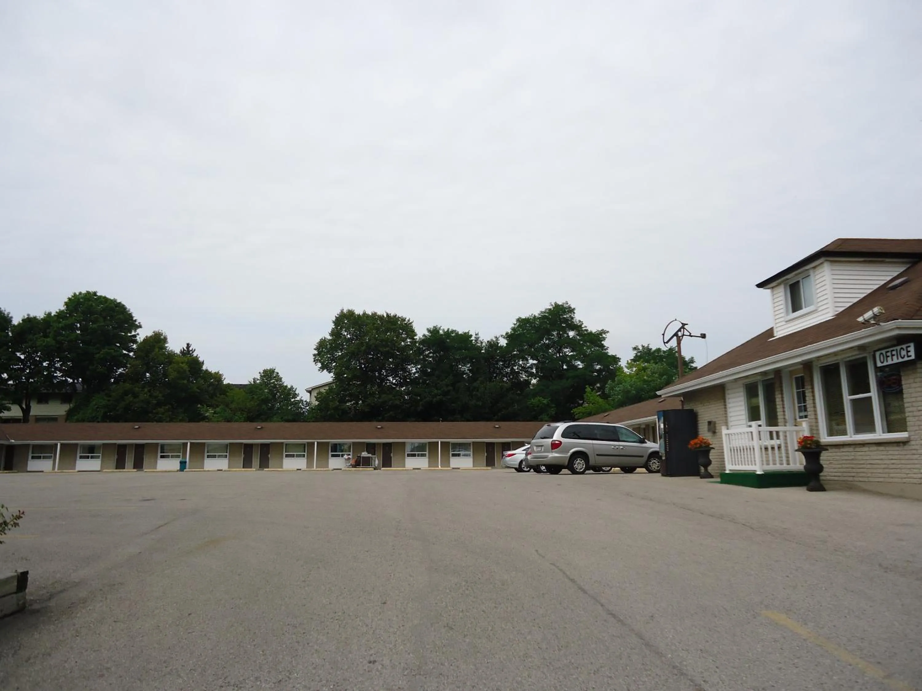 Facade/entrance in Super 7 Motel London