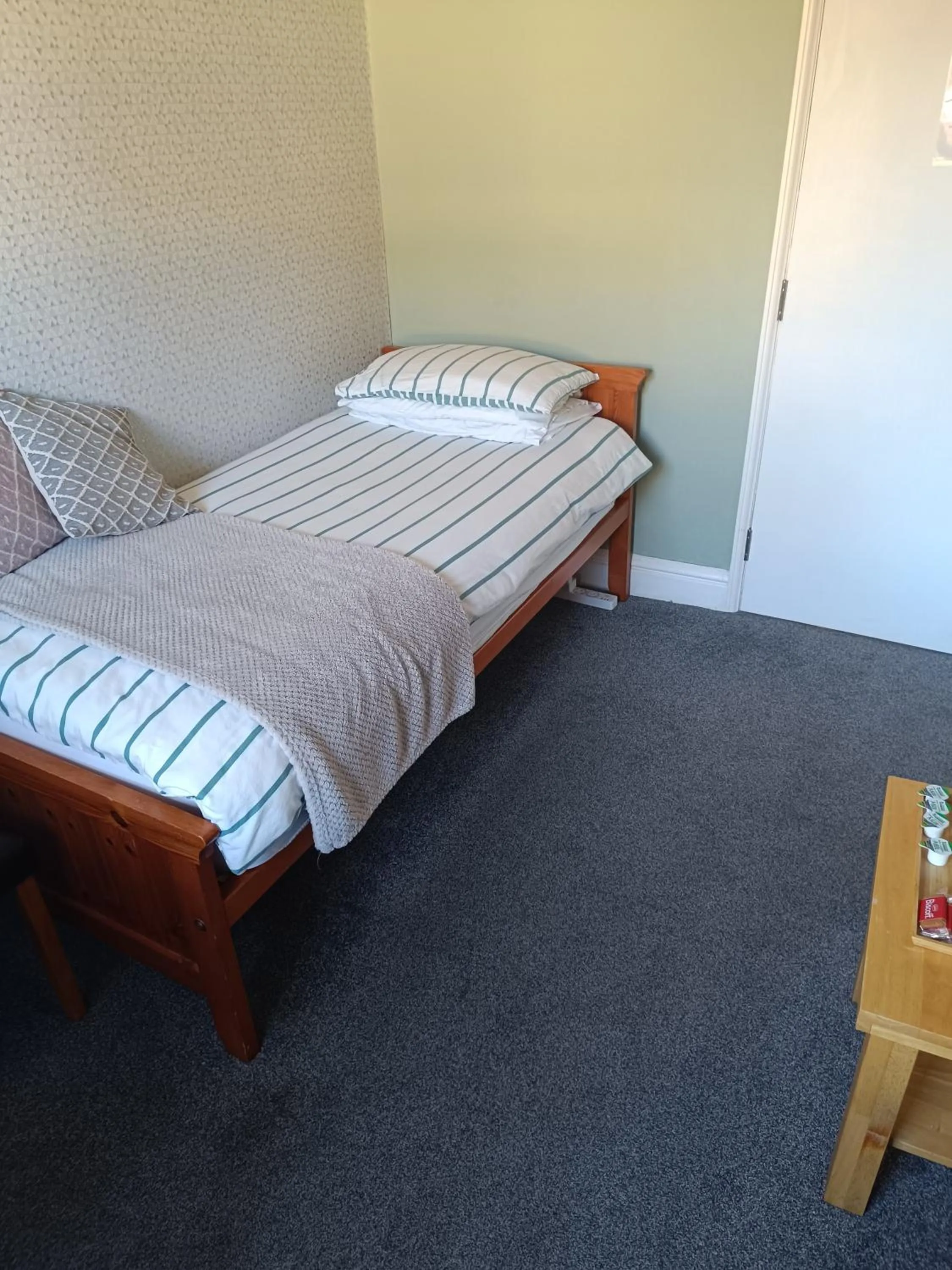 Bed in The Blue Mantle