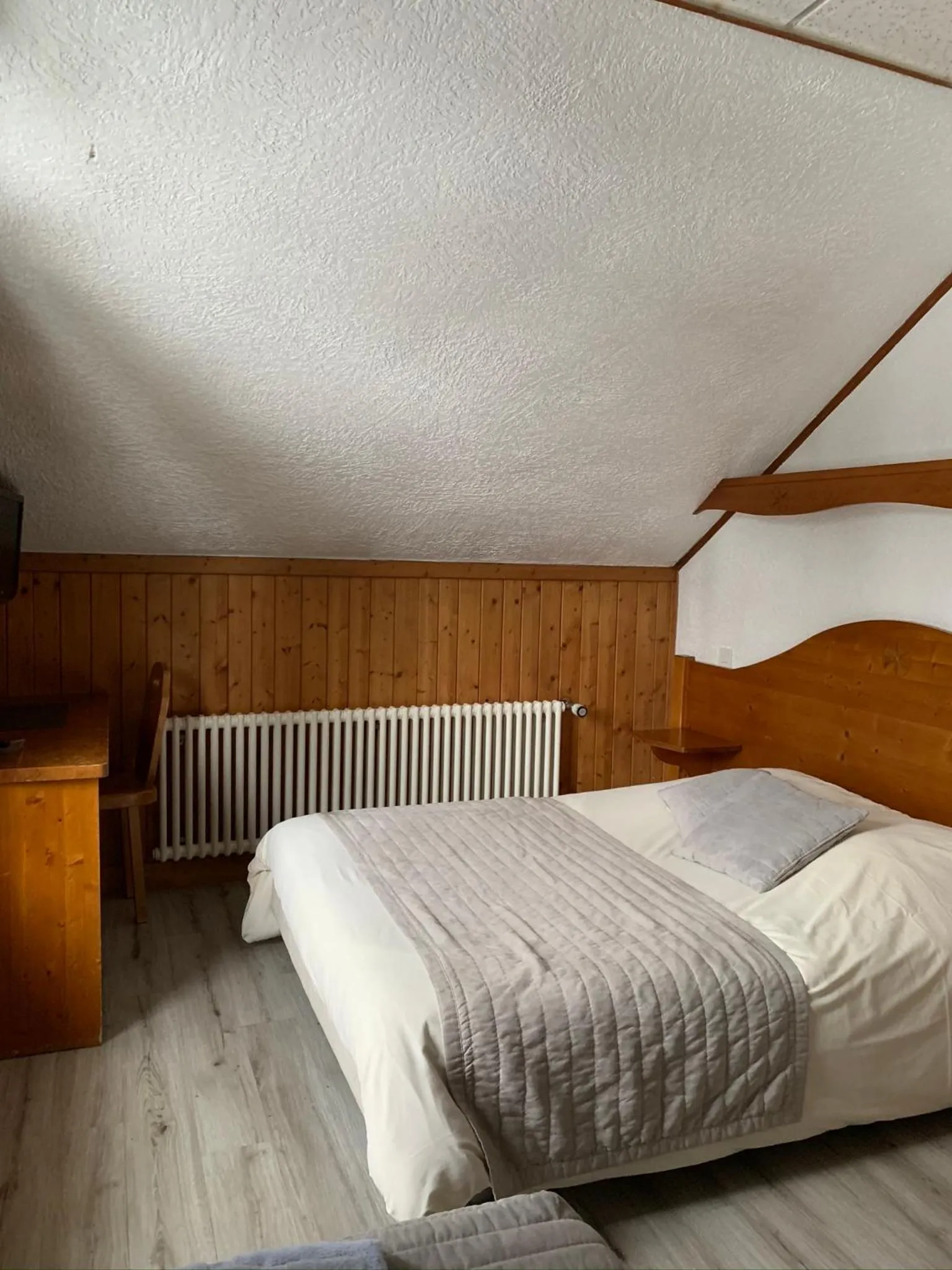 Bed in Hotel des Lacs