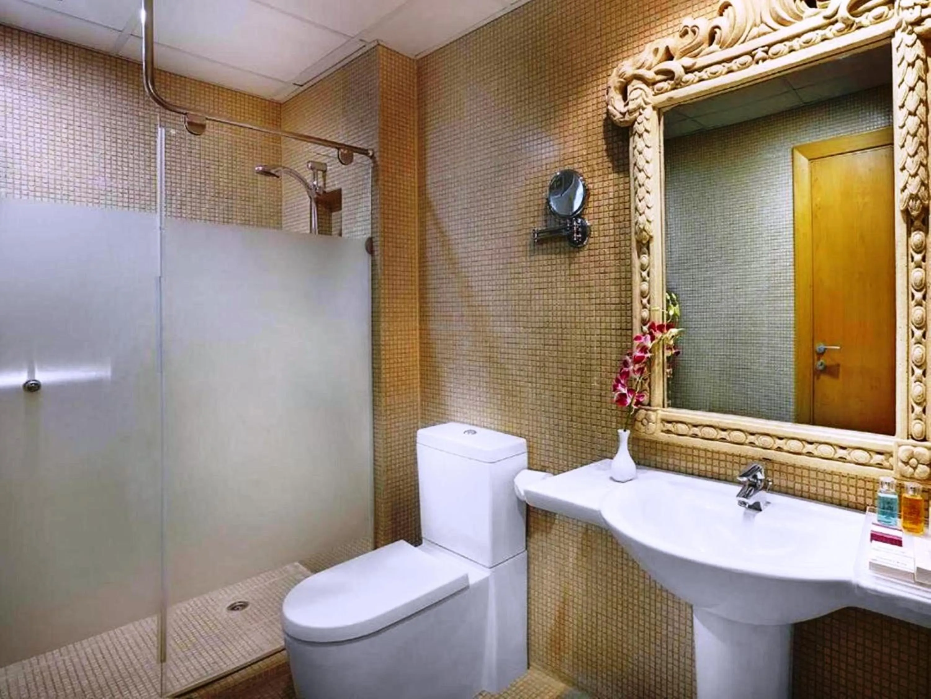 Bathroom in Al Safir Tower - Residence