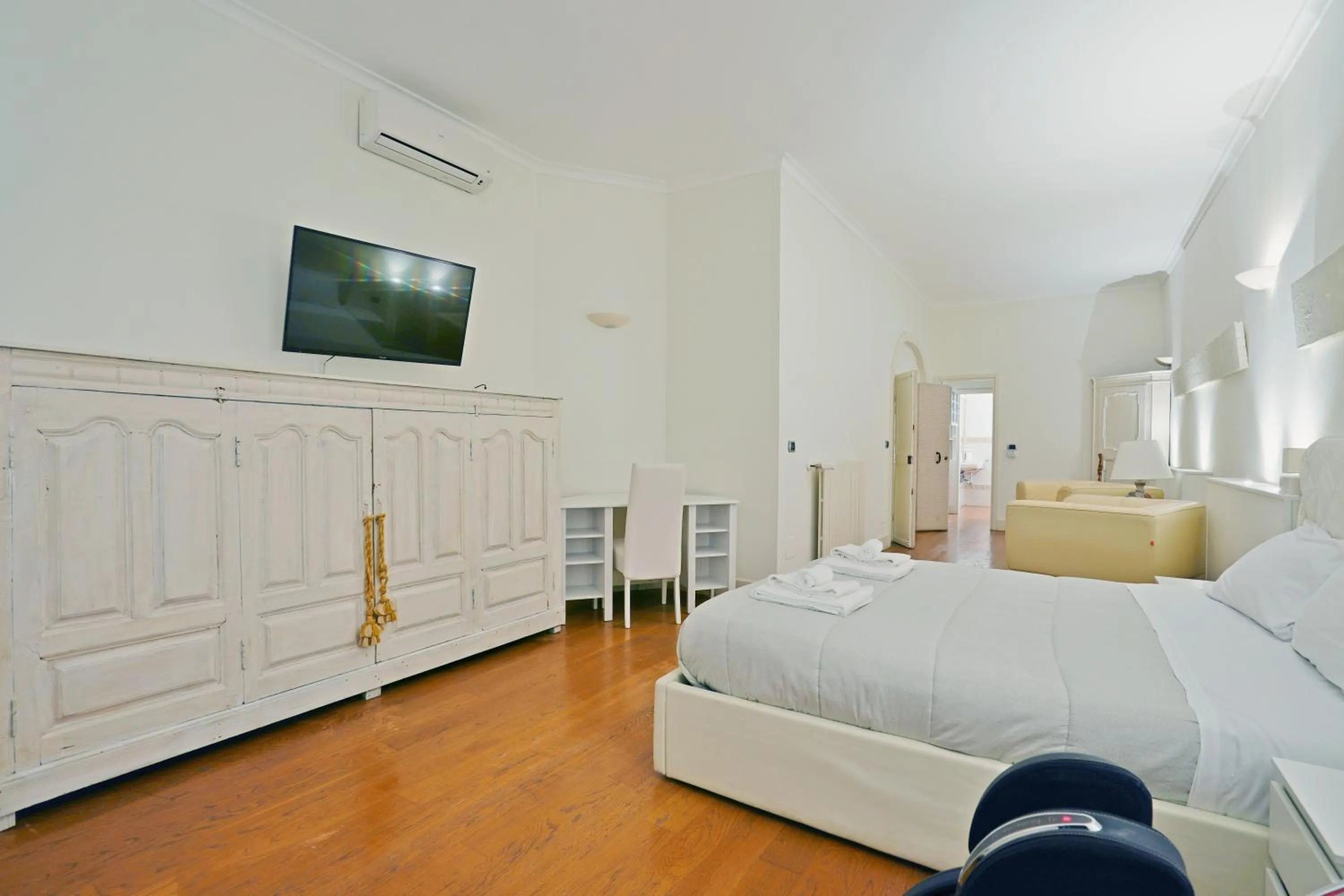 Bed in Avanguardia Art Club