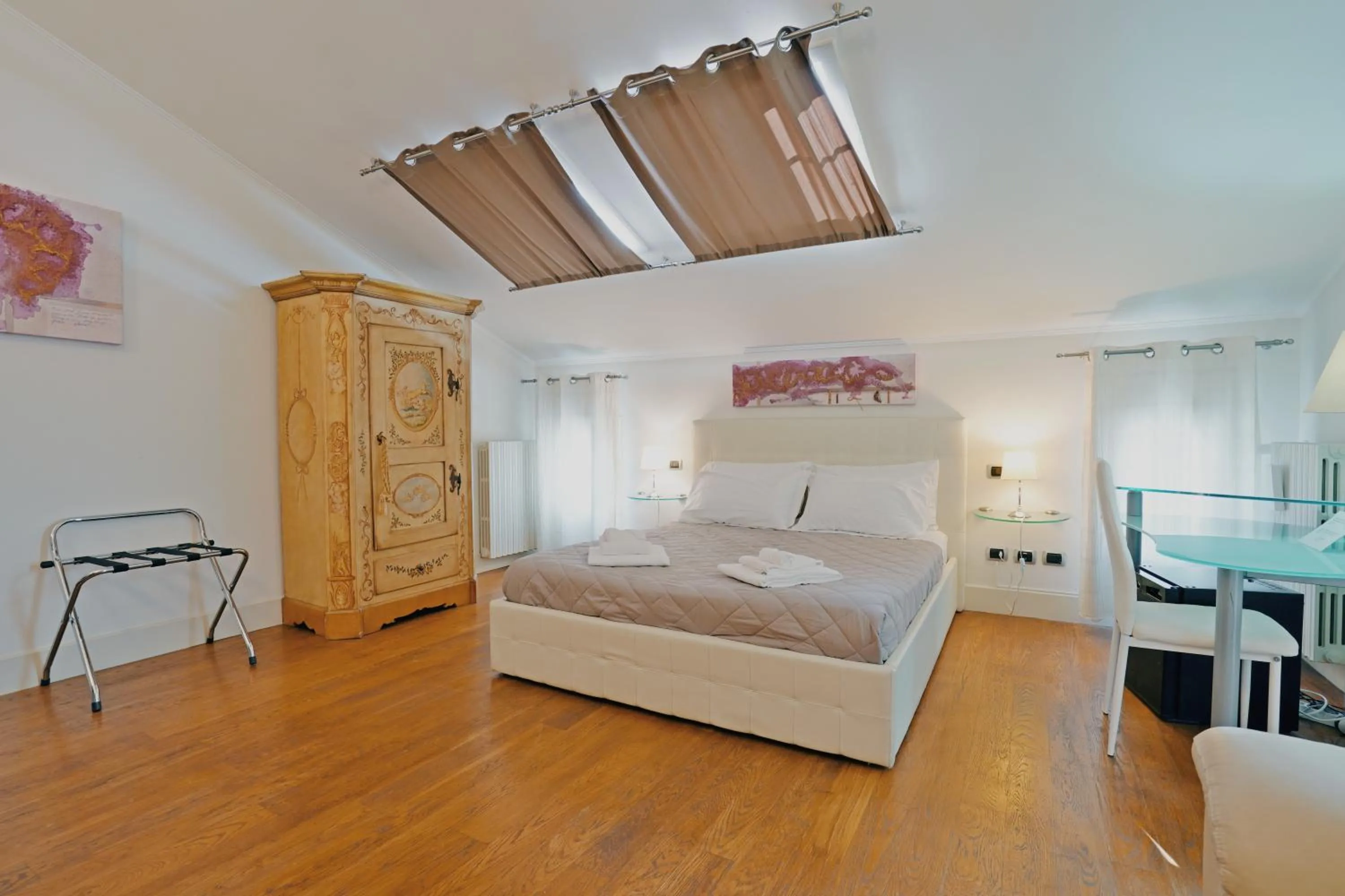 Bed in Avanguardia Art Club