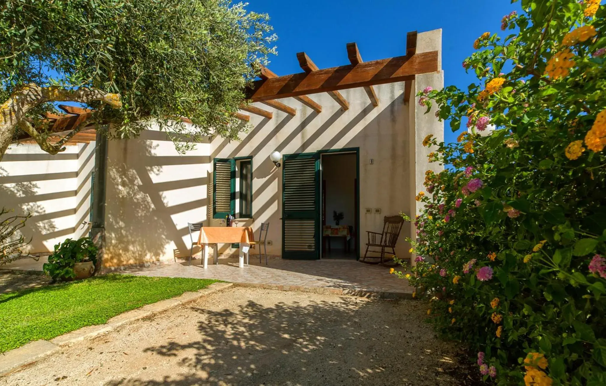 Two-Bedroom Apartment in Lilybeo Village Two-Bedroom Apartment in Lilybeo Village