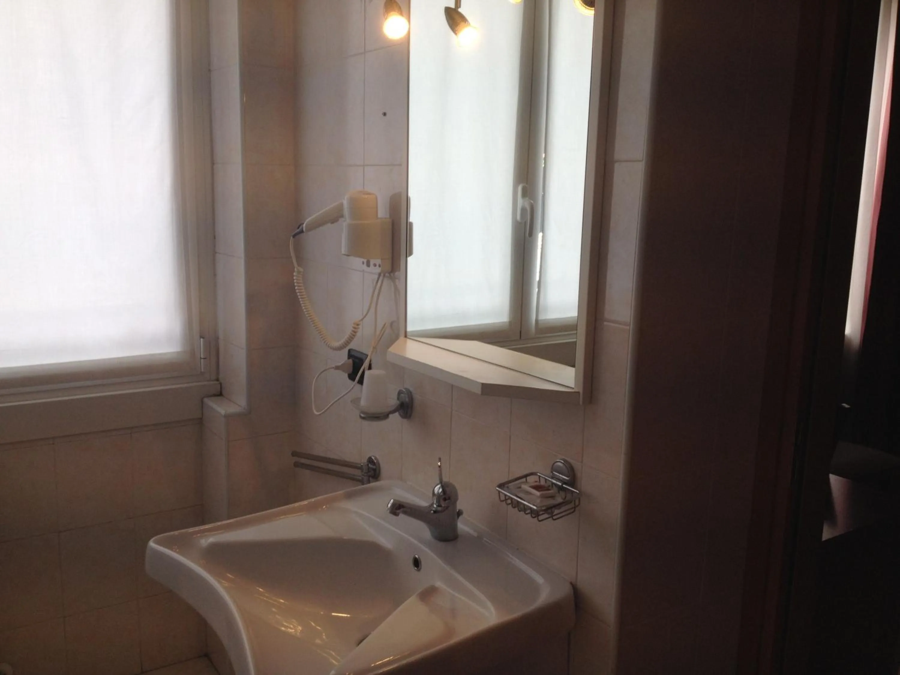 Shower in Hotel Belforte