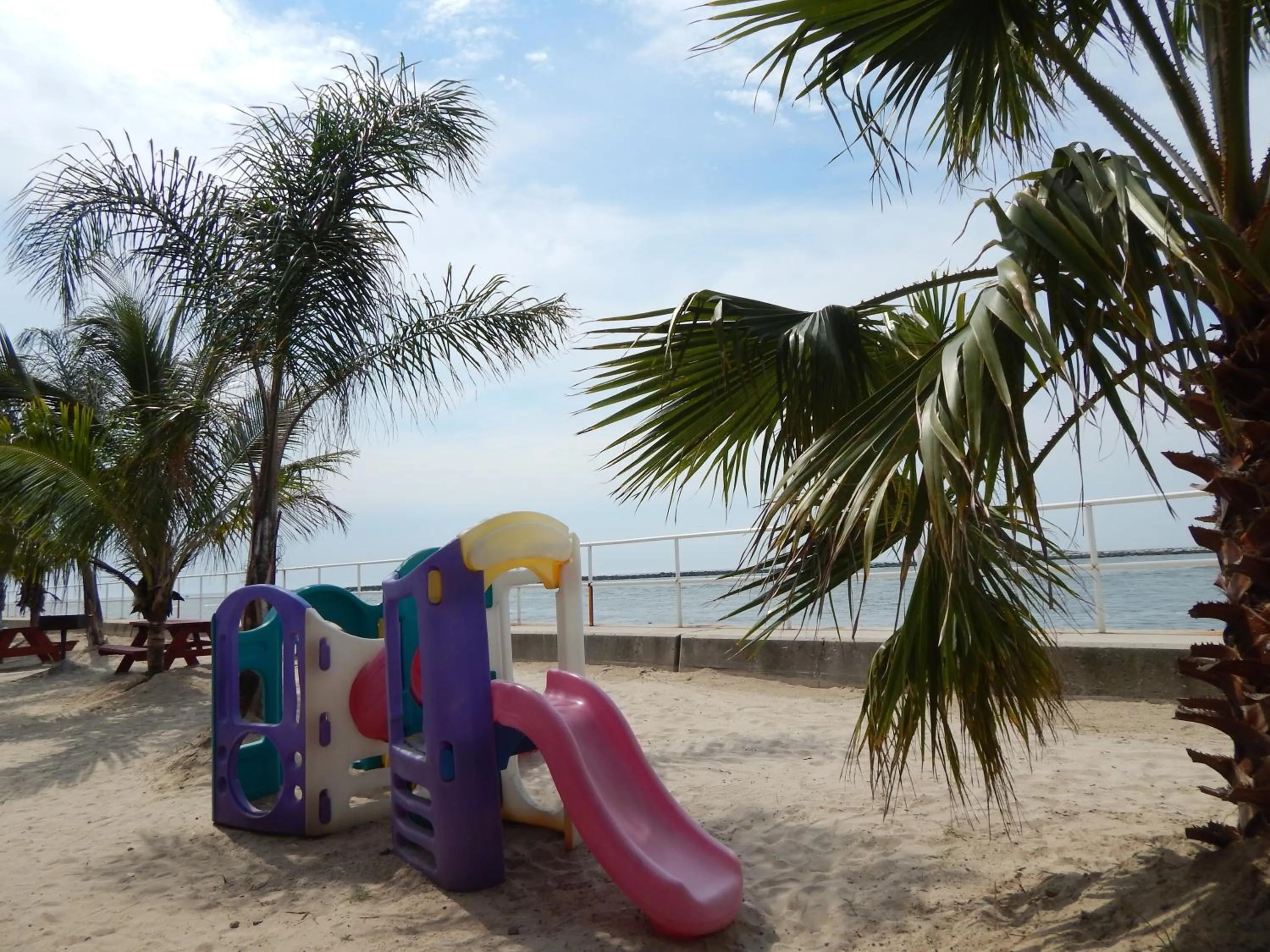 Children play ground in Oceanic Motel