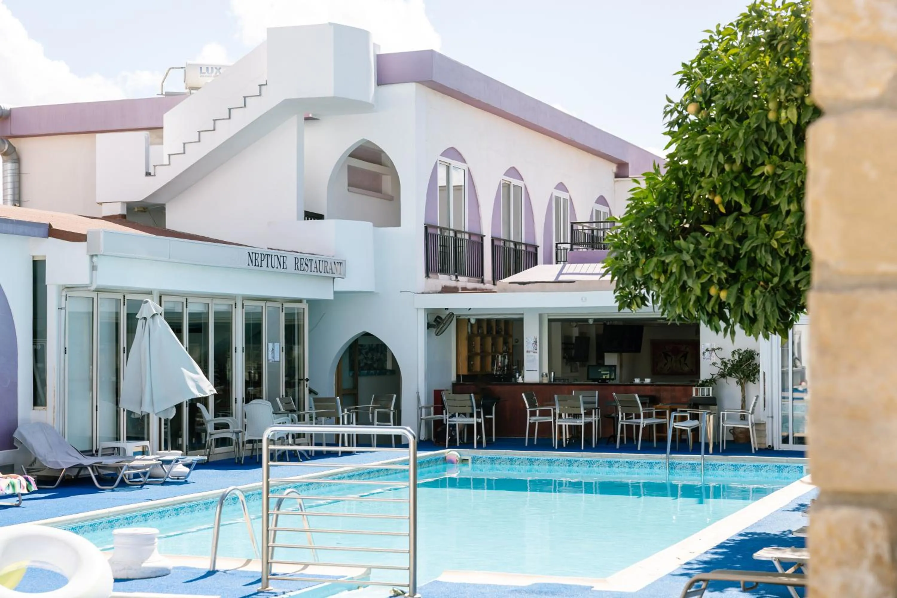 Neptune Hotel Apartments Paphos