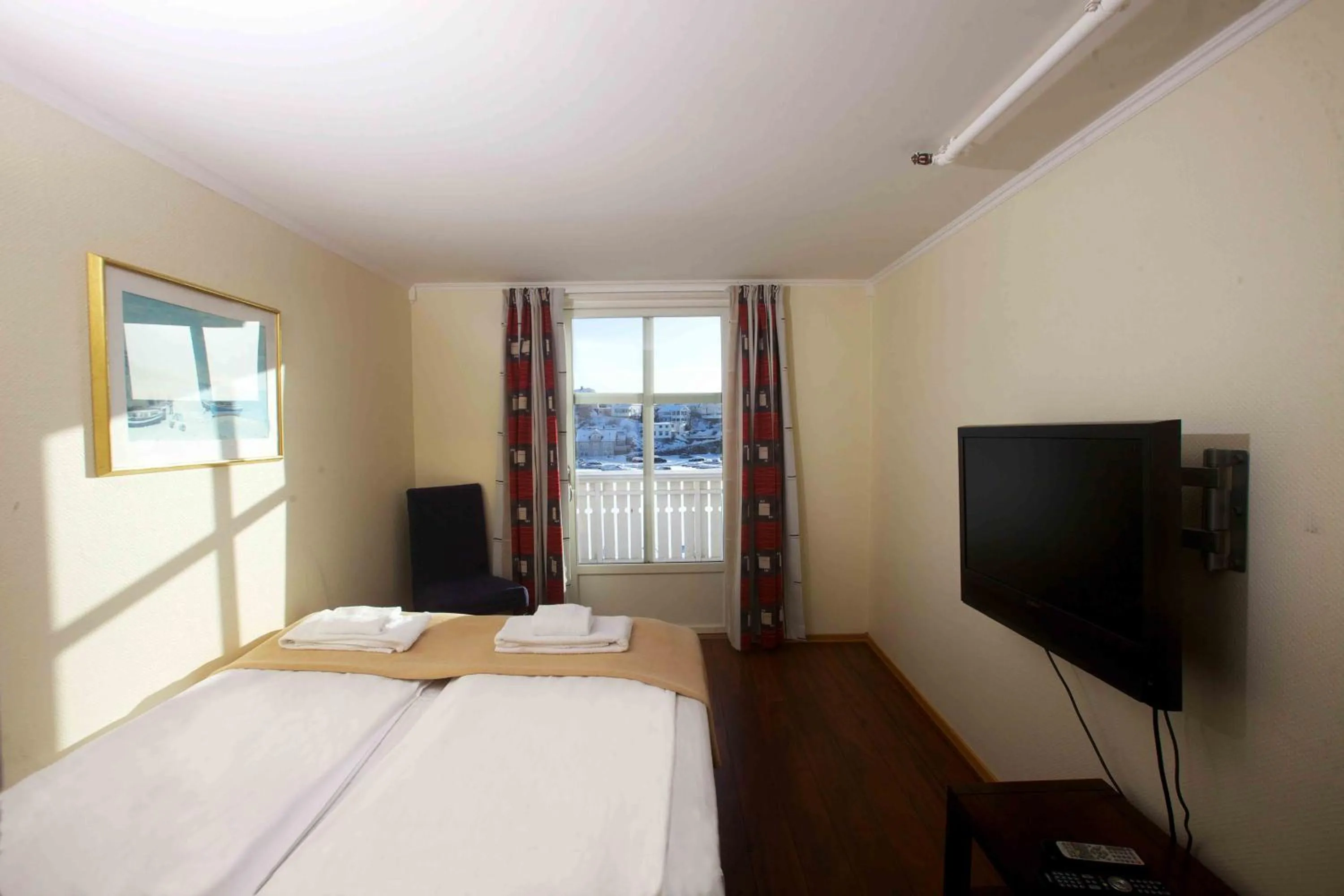 Bedroom, Bed in Victoria Hotel Kragerø