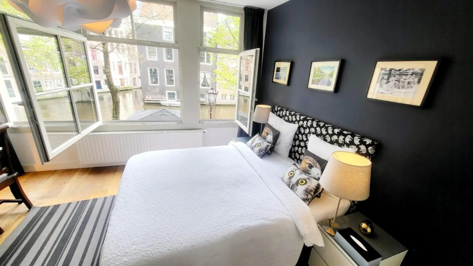 Bed in Velvetamsterdam