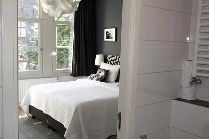 Bed in Velvetamsterdam