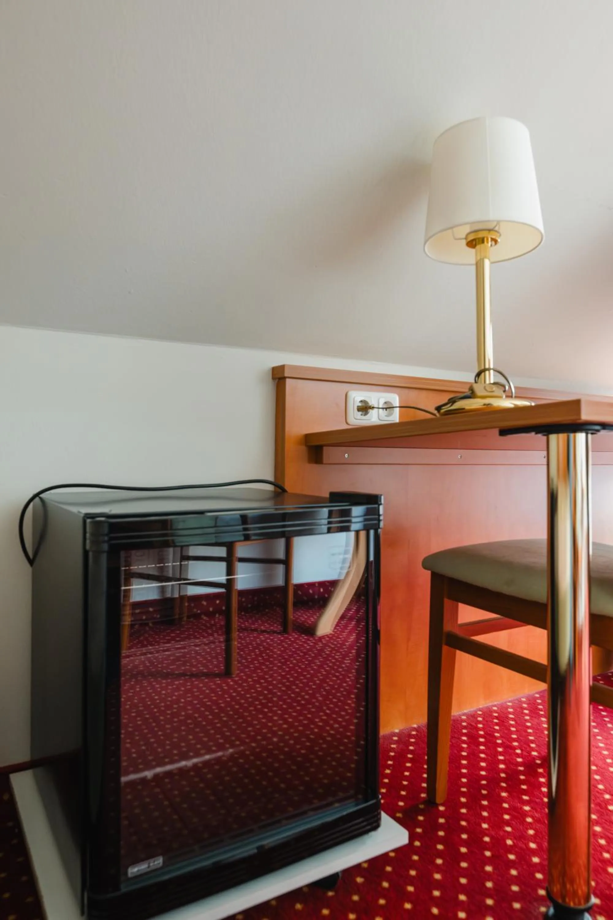 Photo of the whole room, Bed in Hotel Mirage