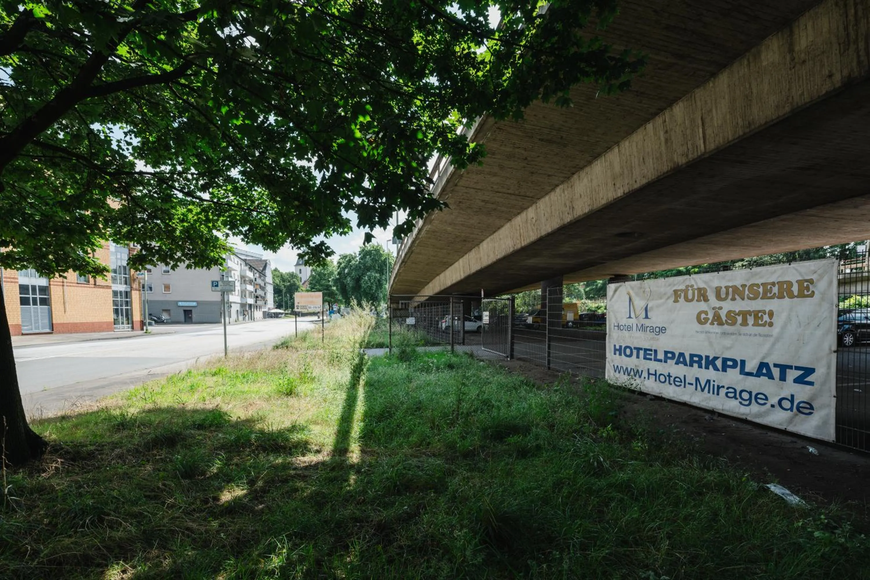 Parking in Hotel Mirage