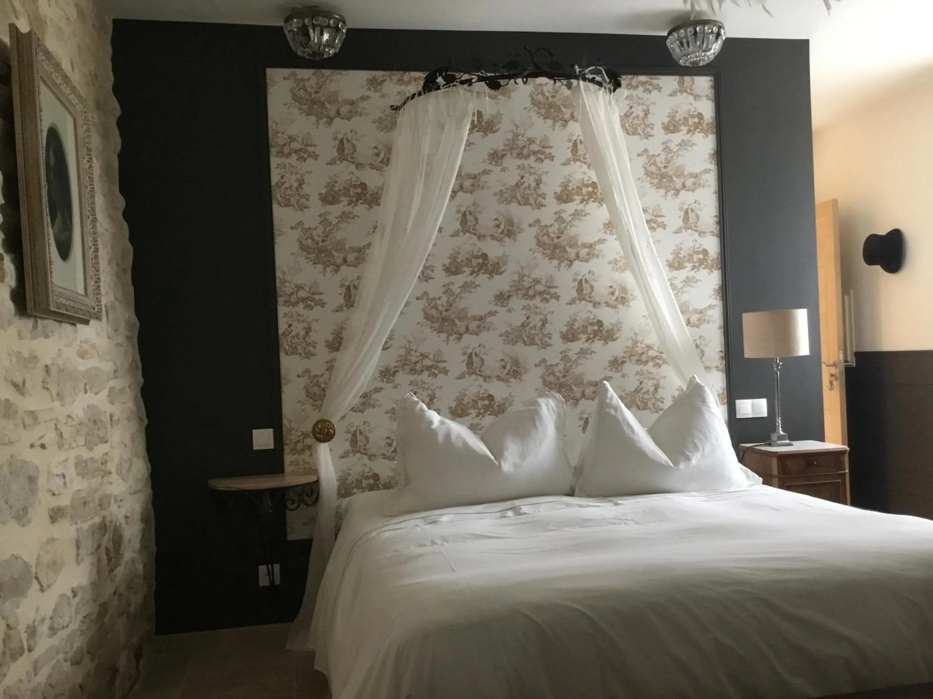 Bed in LE MAS DES AUGES