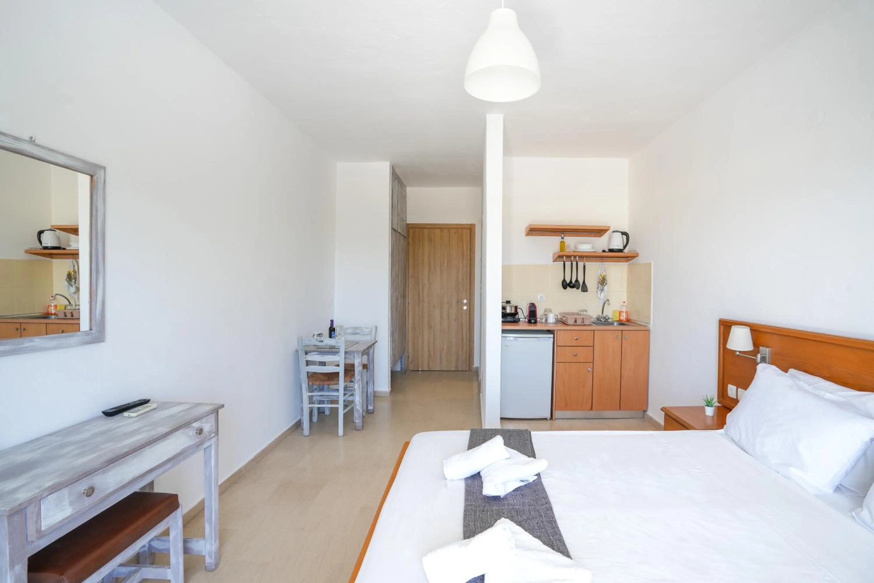 Kitchen or kitchenette, Bed in Pittas Studios