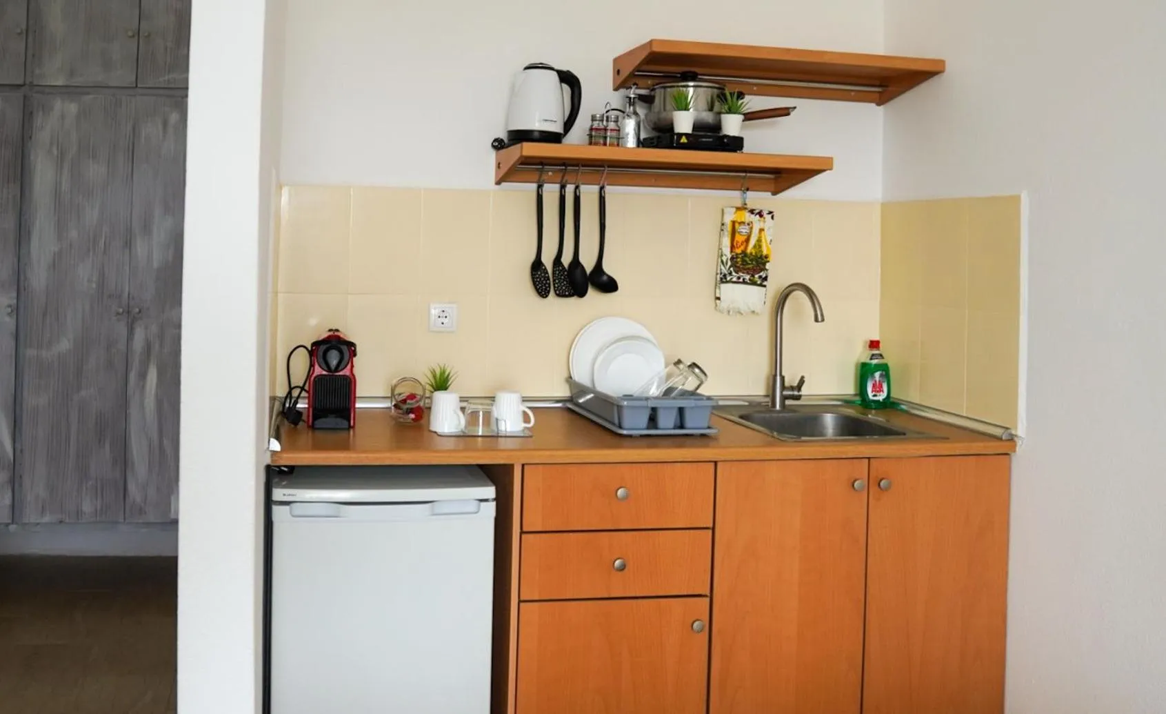 Kitchen or kitchenette in Pittas Studios