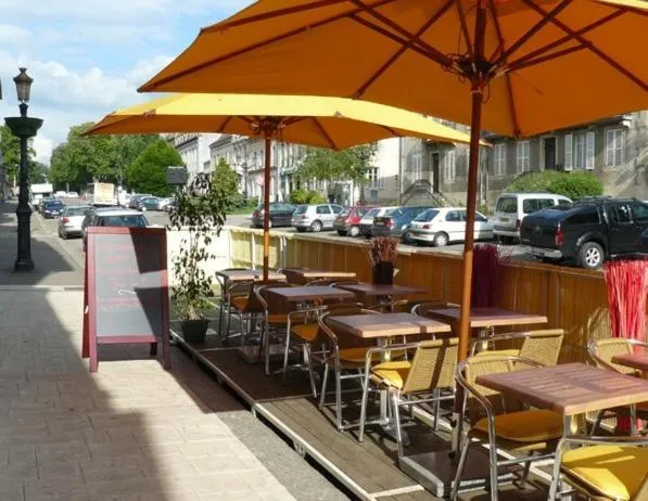 Day in Hôtel du Commerce