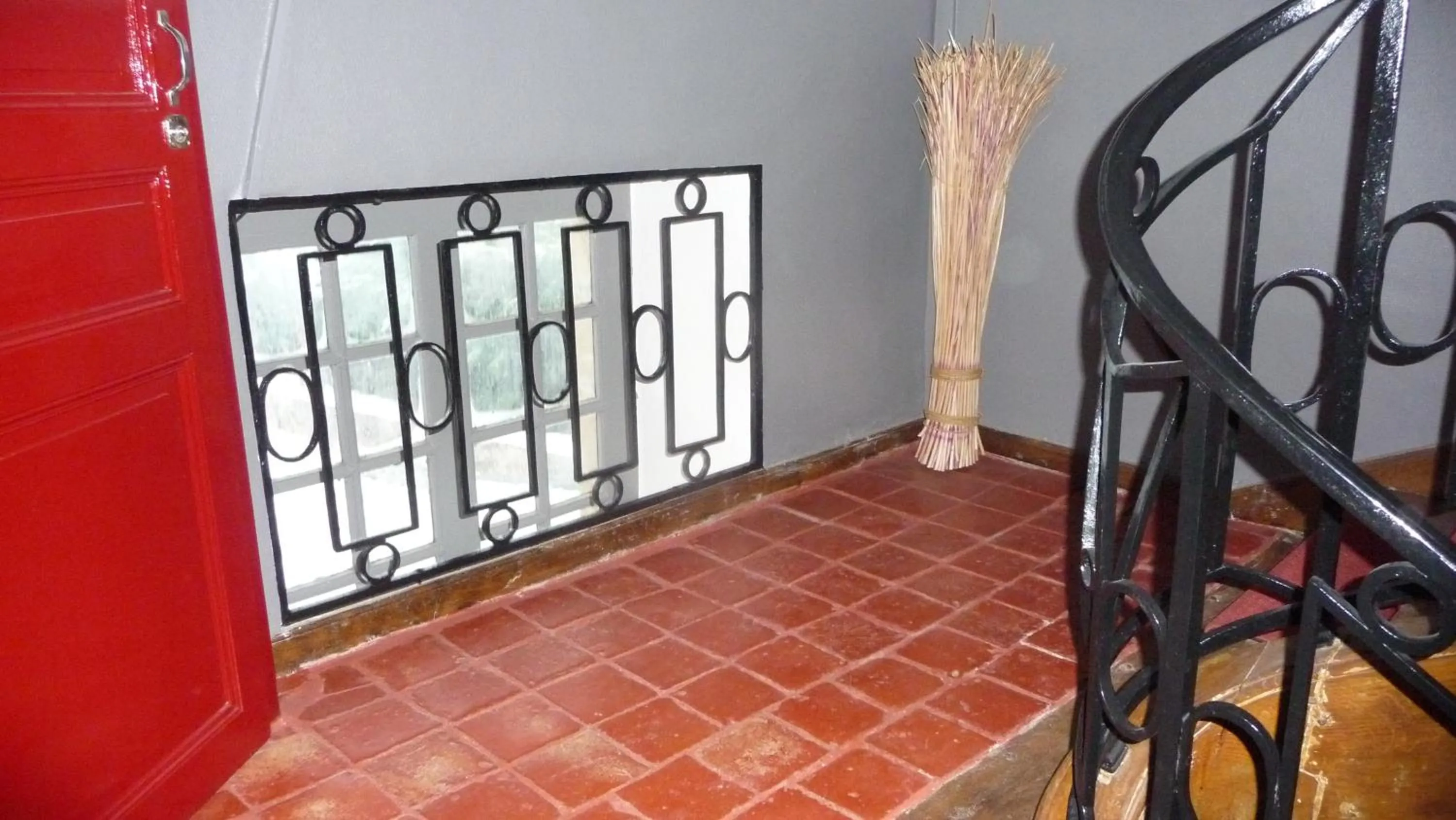 Decorative detail in Hôtel du Commerce