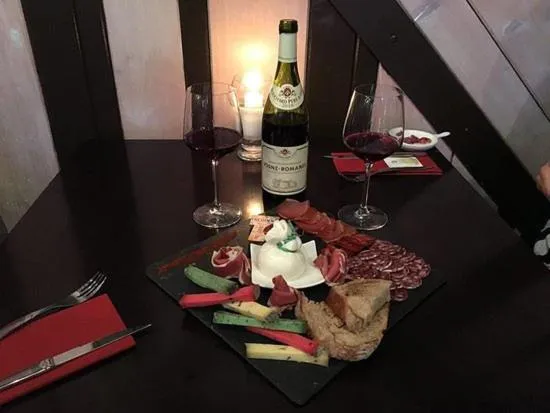 Food and drinks in Hôtel du Commerce