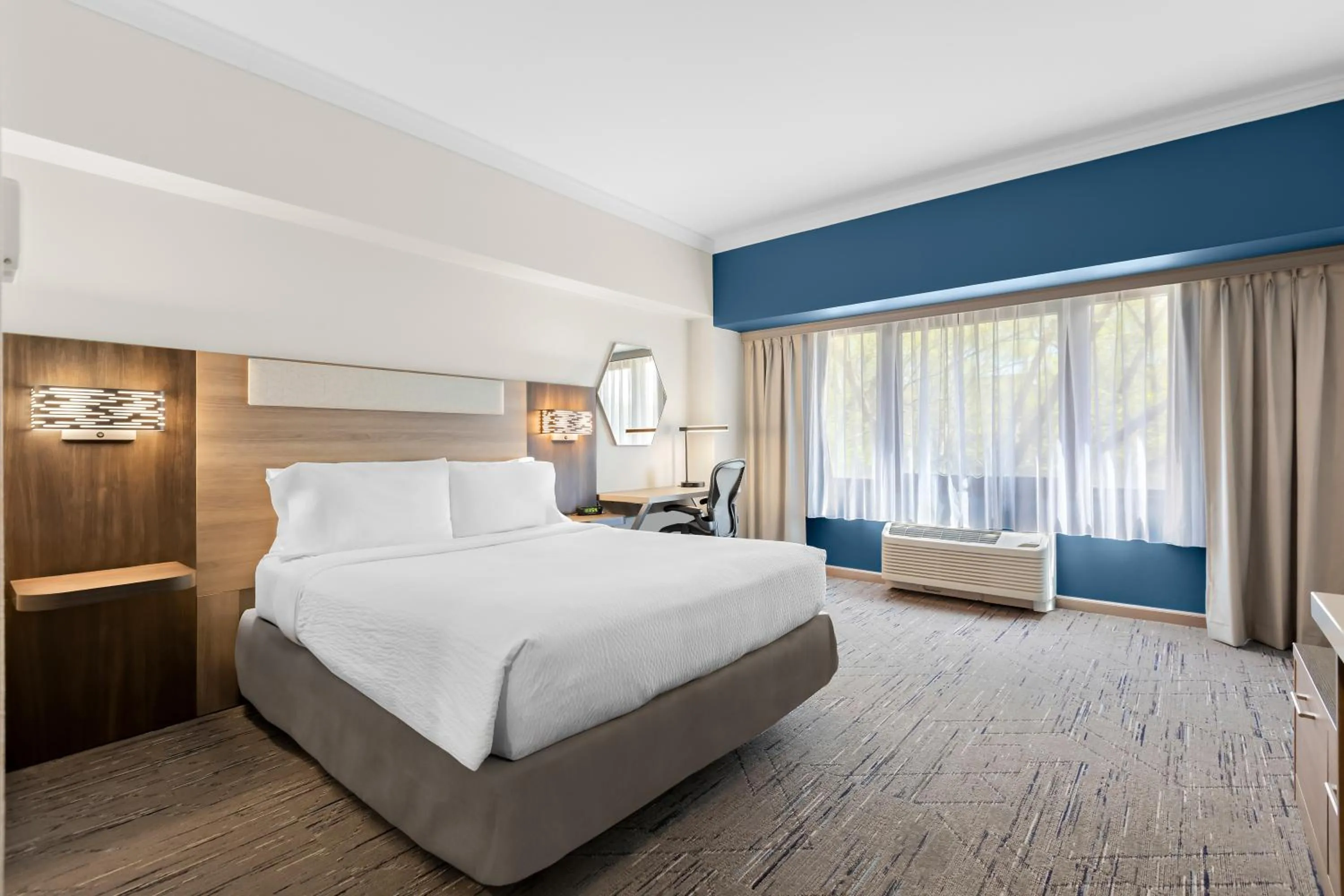 Bed in Holiday Inn Express Princeton Southeast by IHG