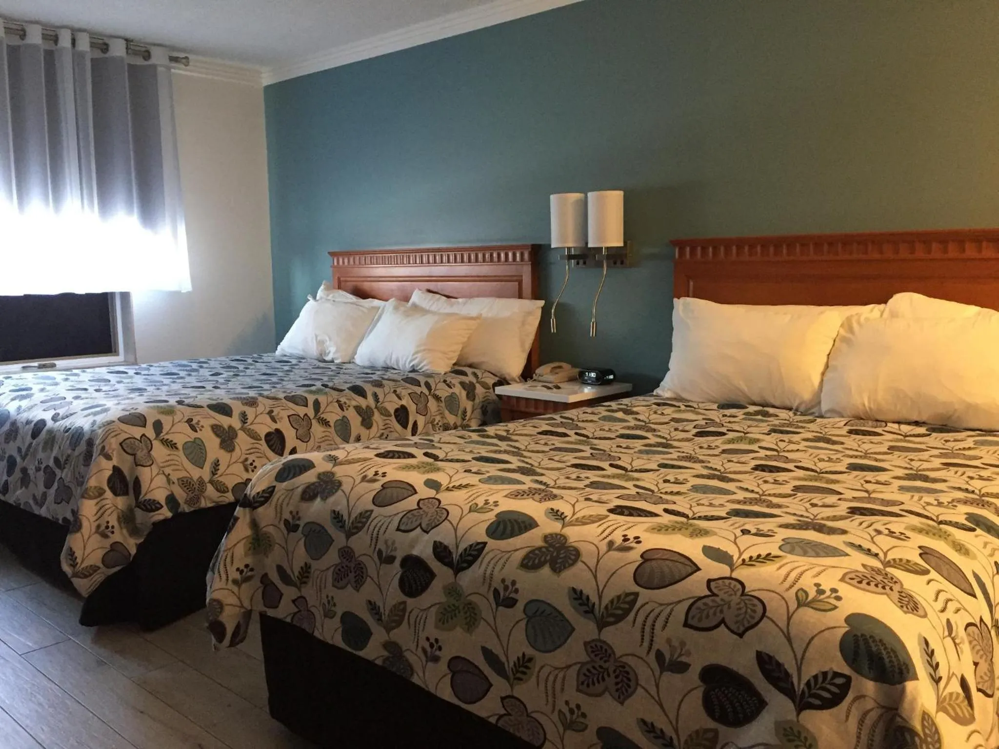 Bedroom, Bed in Amosphère Complexe