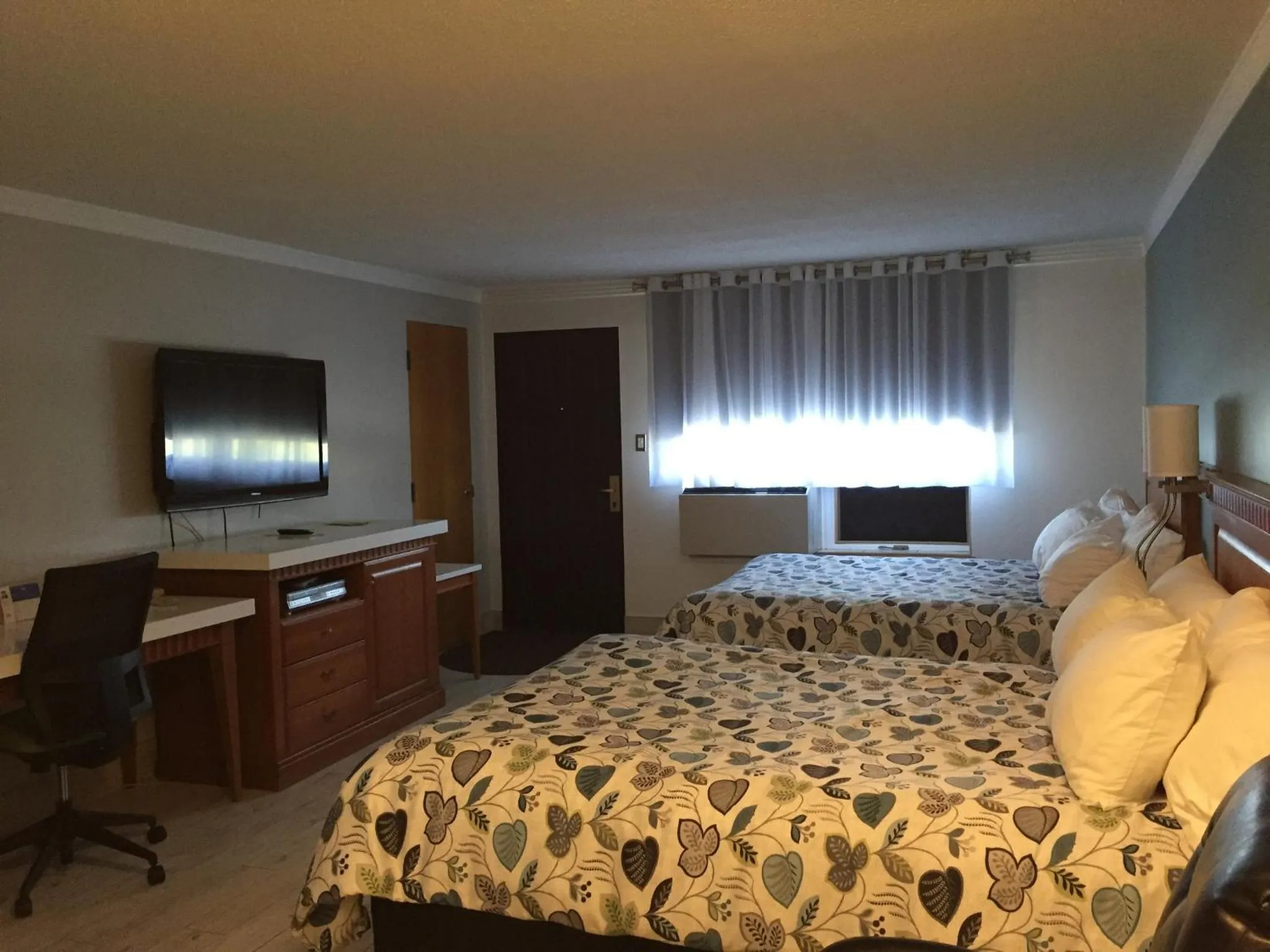 Bedroom, Bed in Amosphère Complexe