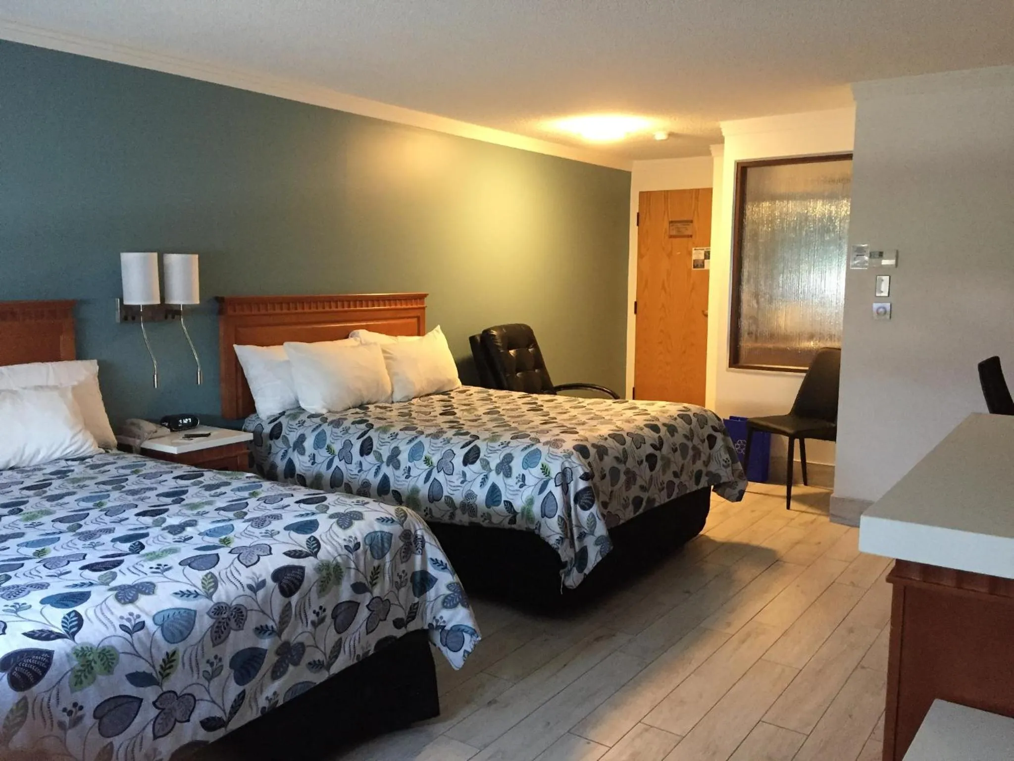 Bedroom, Bed in Amosphère Complexe