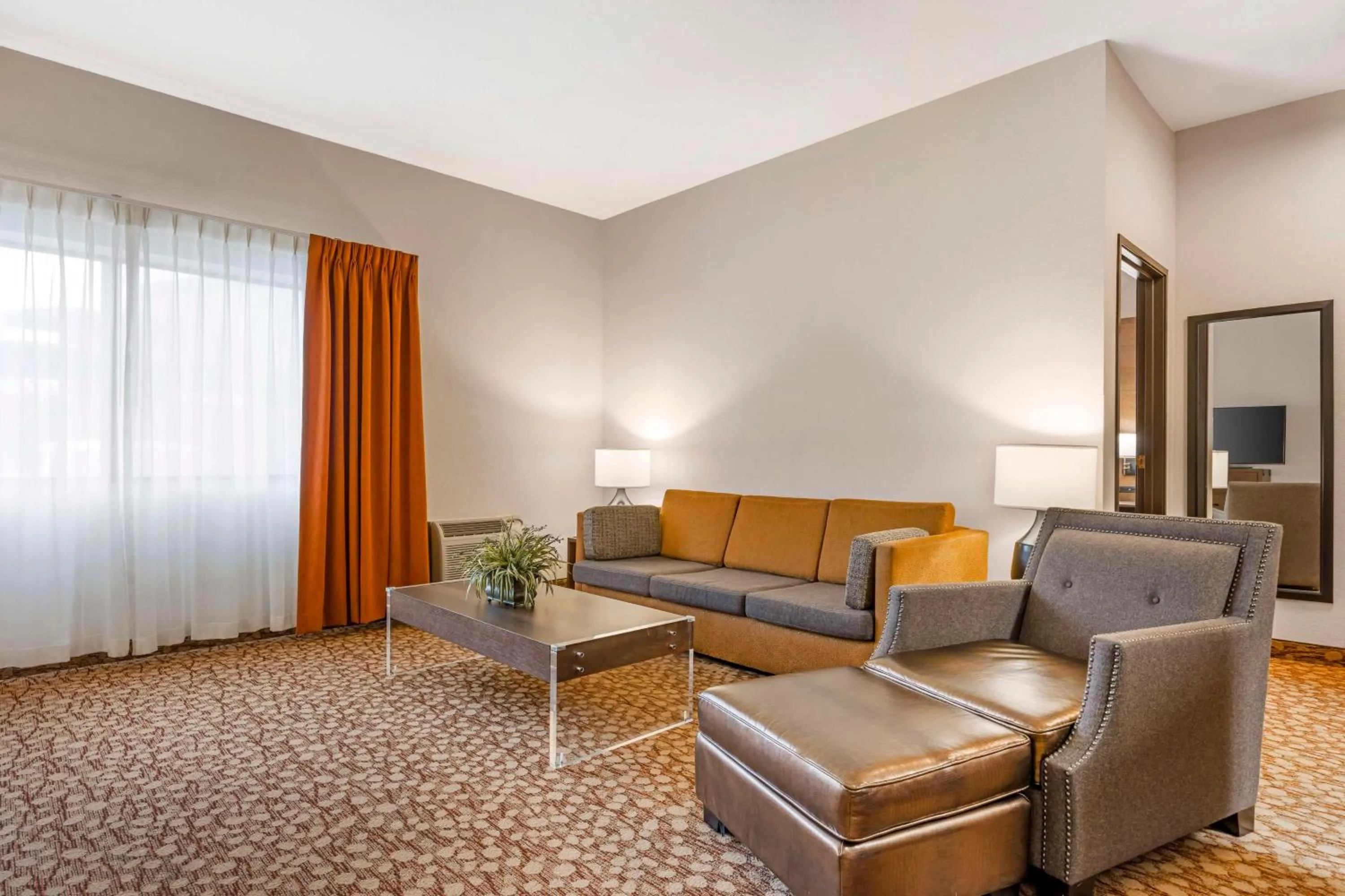 Photo of the whole room in Best Western Plus Mill Creek Inn