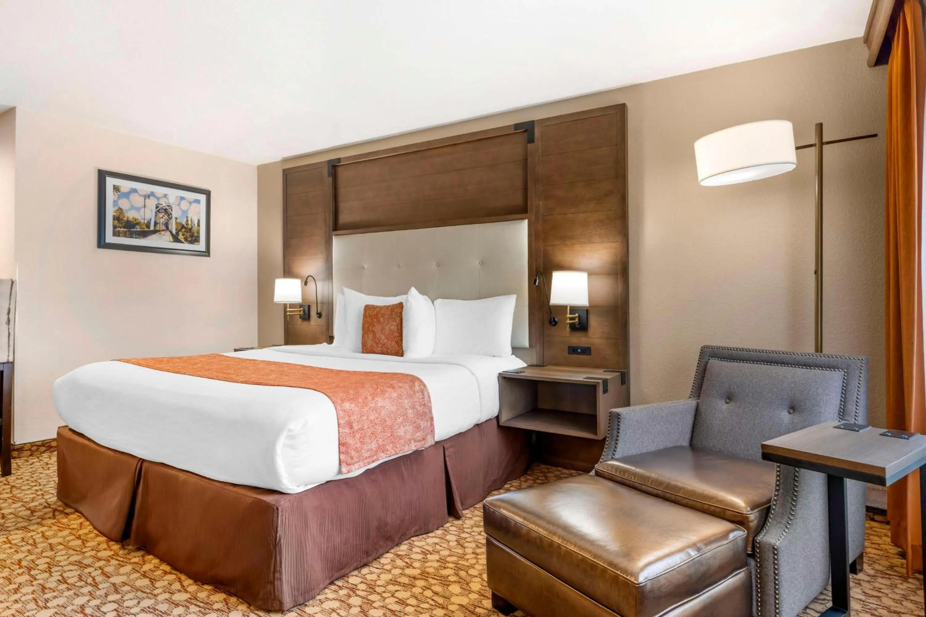 Bedroom, Bed in Best Western Plus Mill Creek Inn