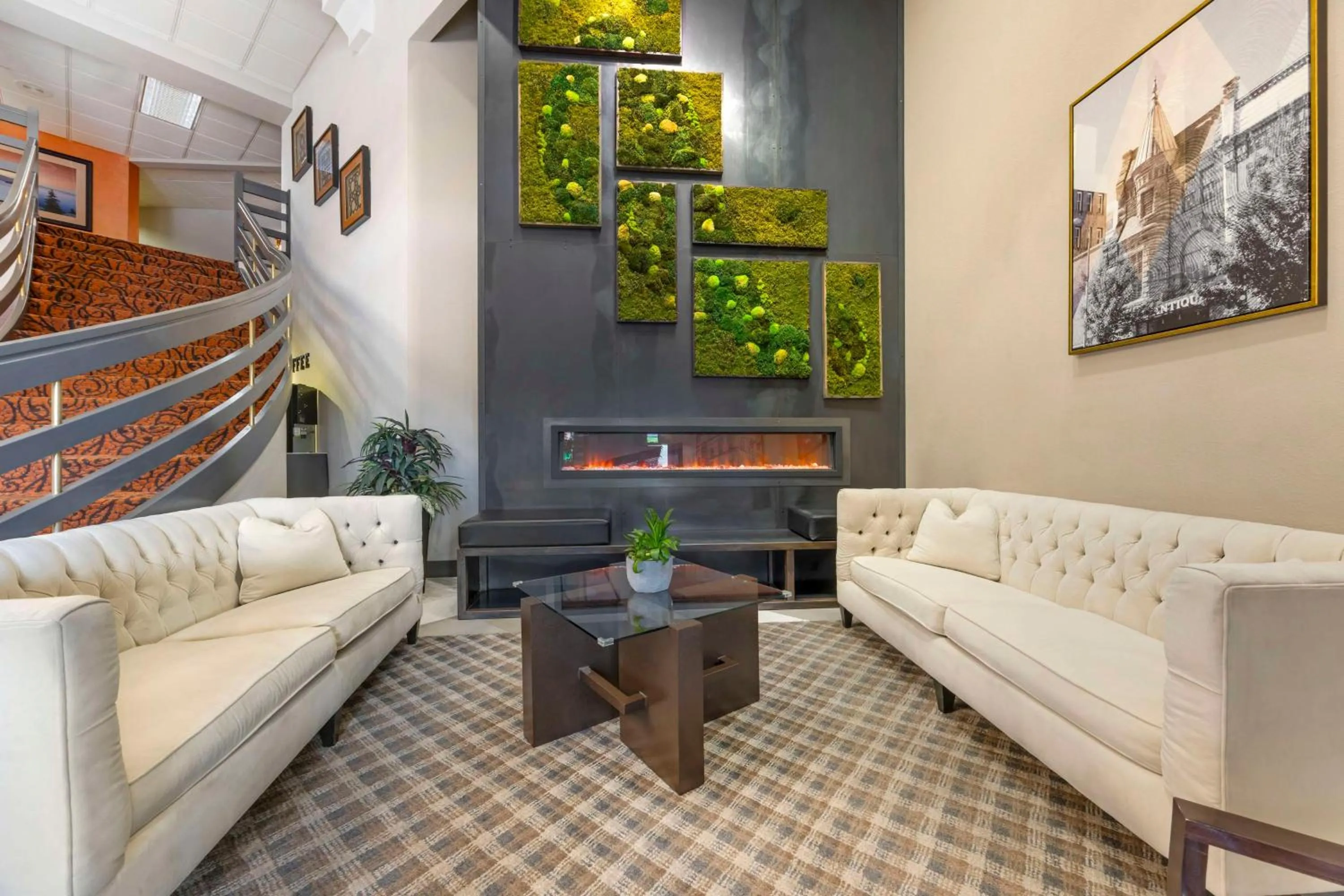 Lobby or reception in Best Western Plus Mill Creek Inn