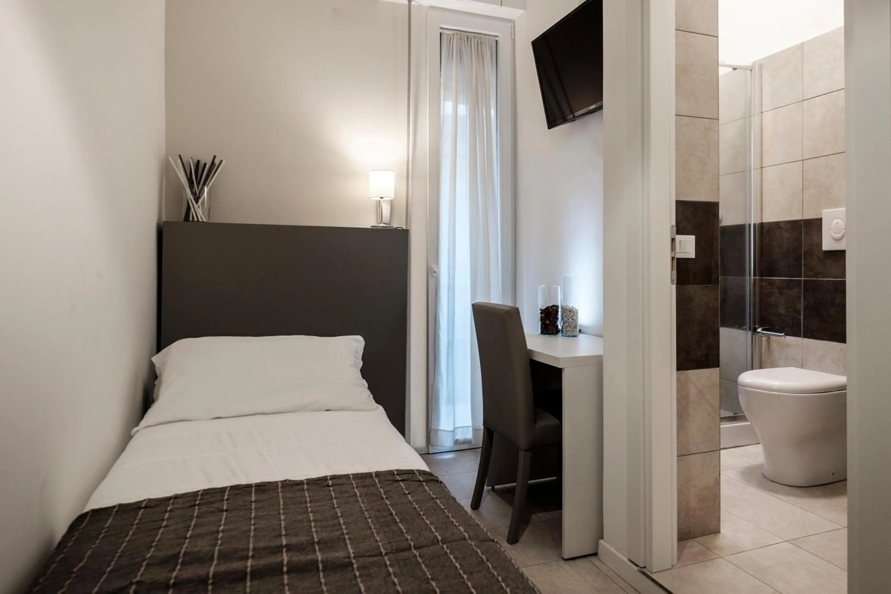 Bedroom, Bed in HOTEL CONDOR