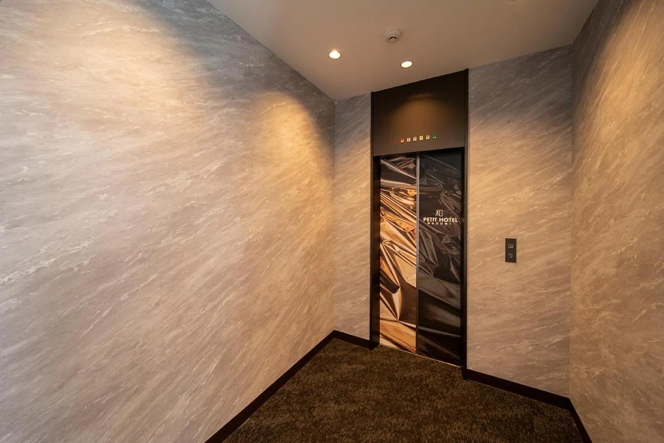 elevator in Kojima Puchi Hotel