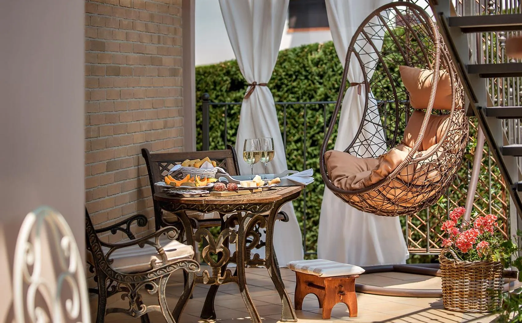 Garden in Roncaglia Suite