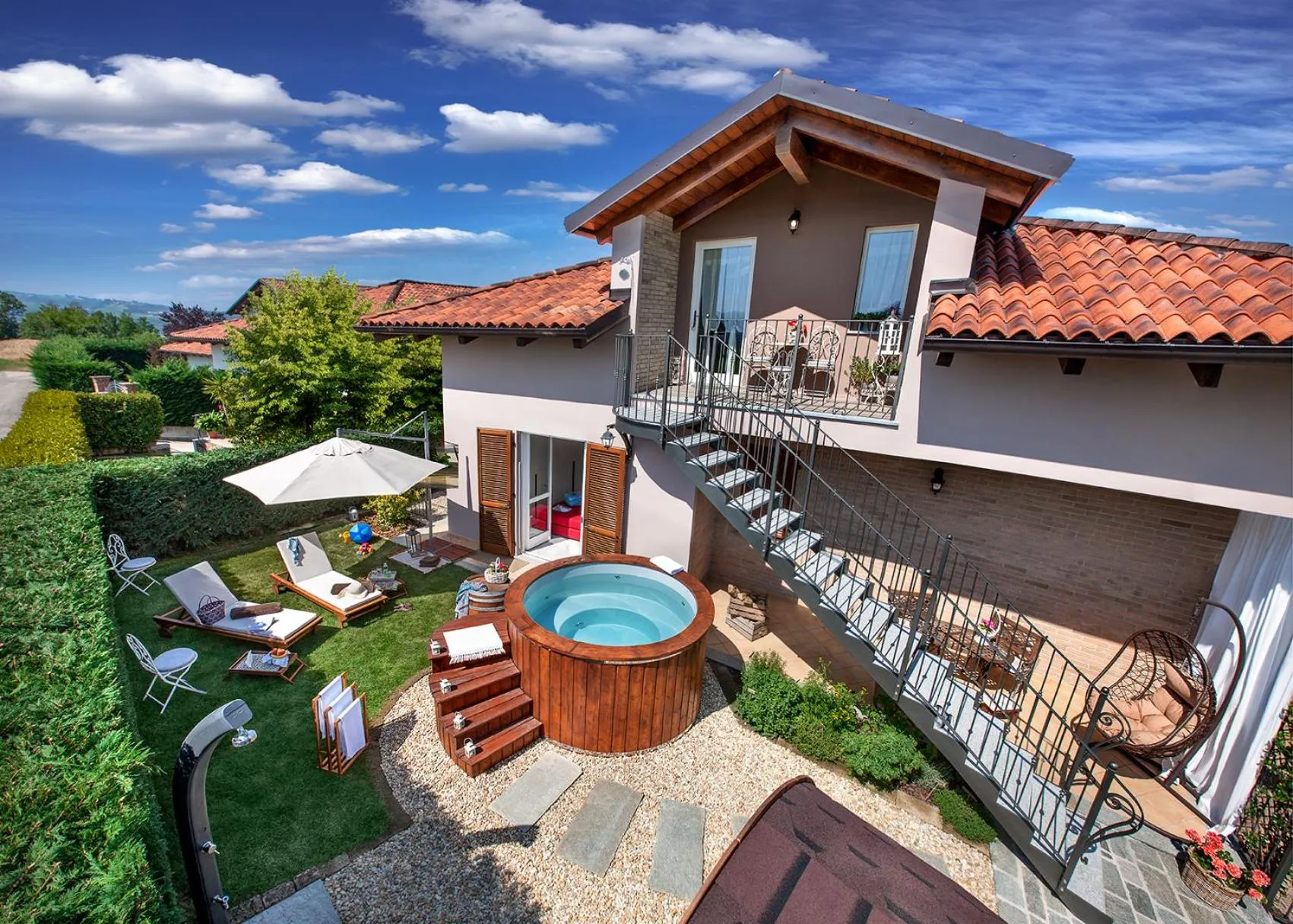 Property building in Roncaglia Suite