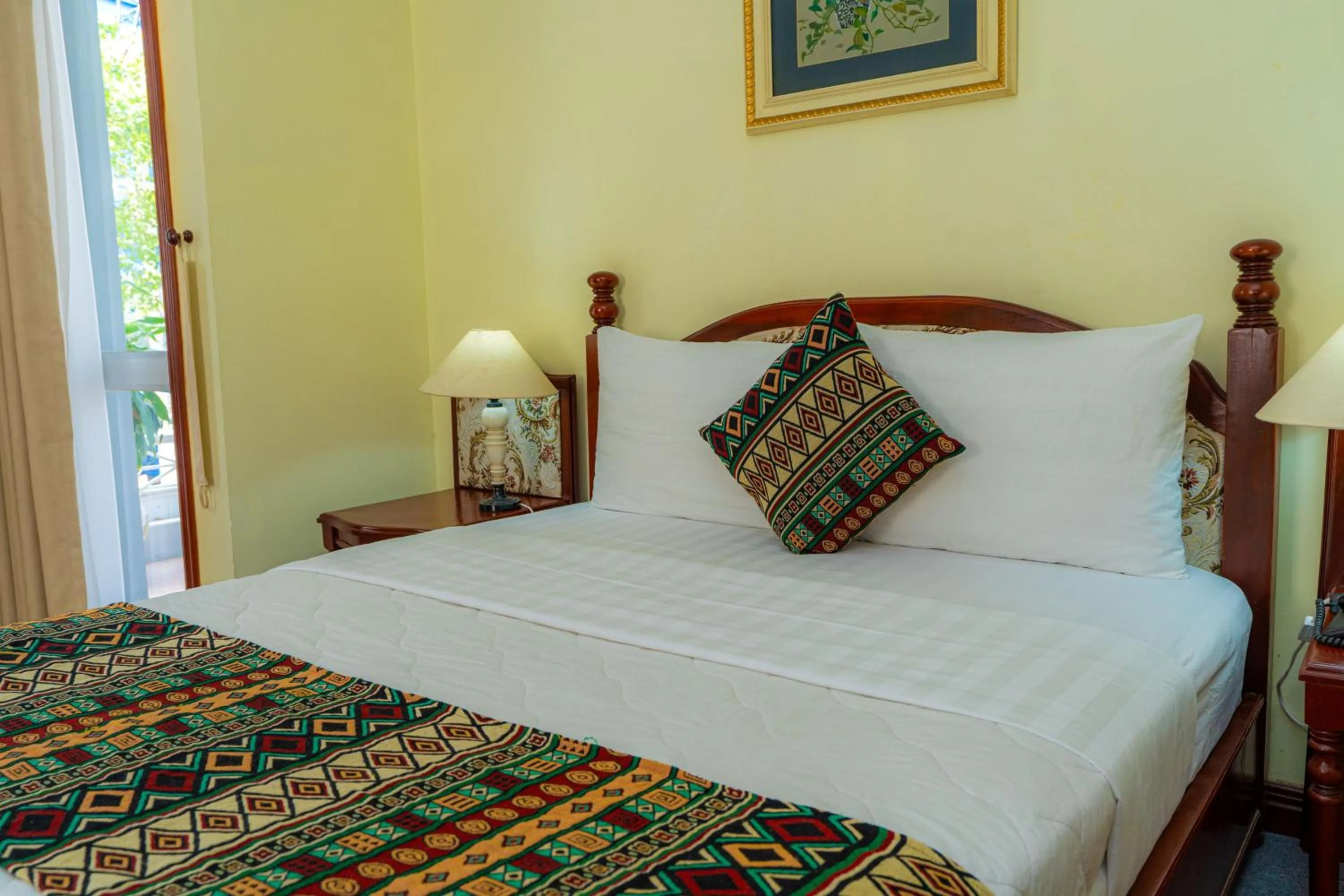 Balcony/Terrace, Bed in Hoang Ha Boutique Hotel