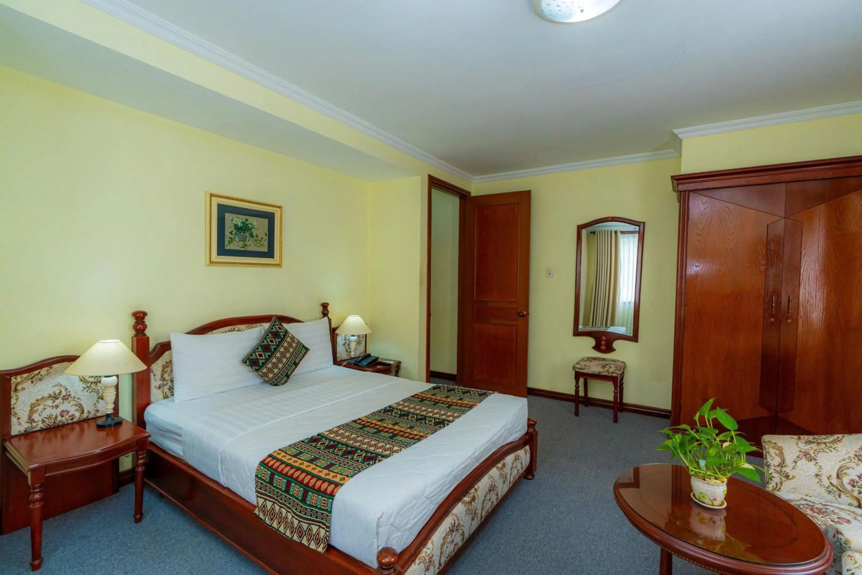 Photo of the whole room, Bed in Hoang Ha Boutique Hotel