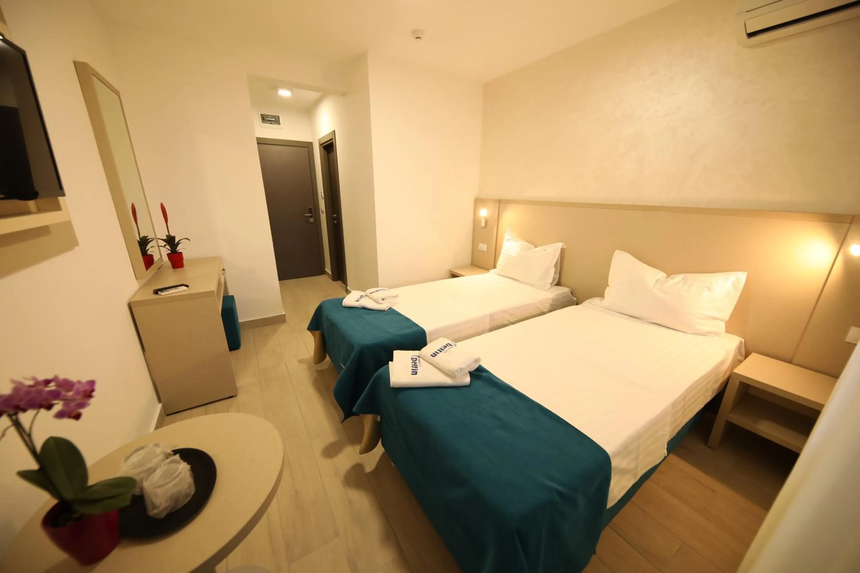 Bedroom, Bed in Hotel Delfin