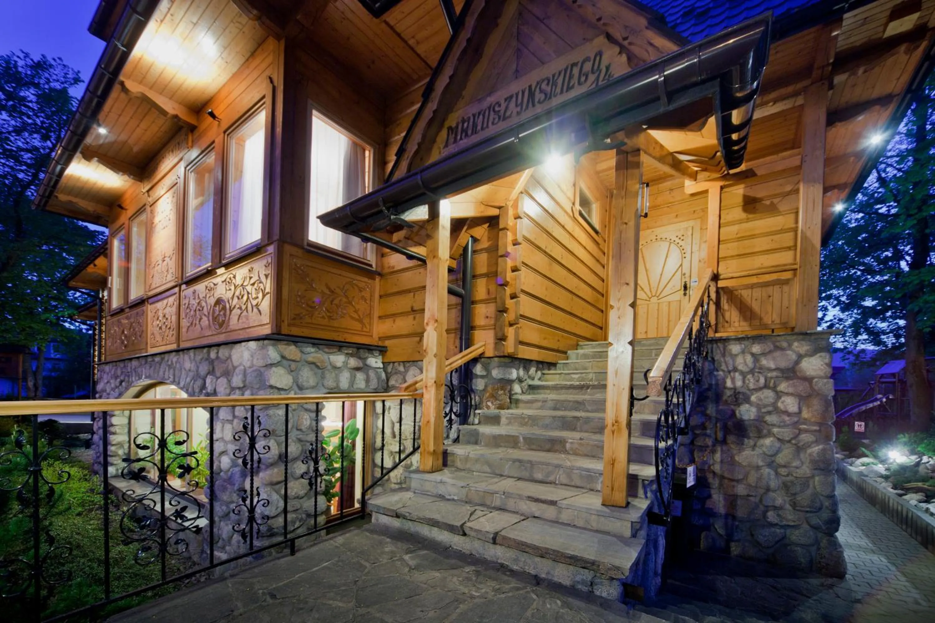 Facade/entrance in Apartamenty ApartArt Zakopane