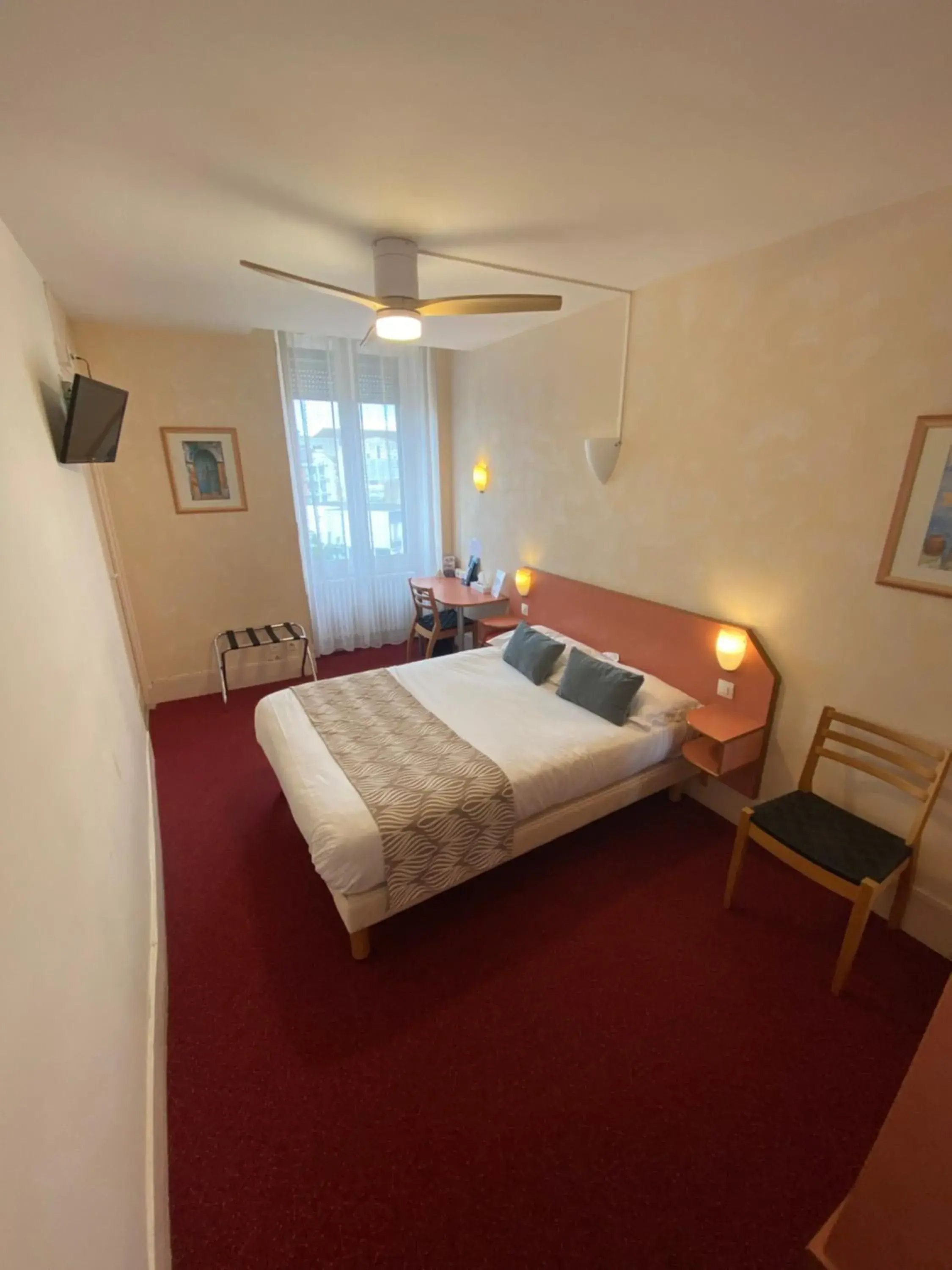 Double Room in Nouvel Hotel Double Room in Nouvel Hotel