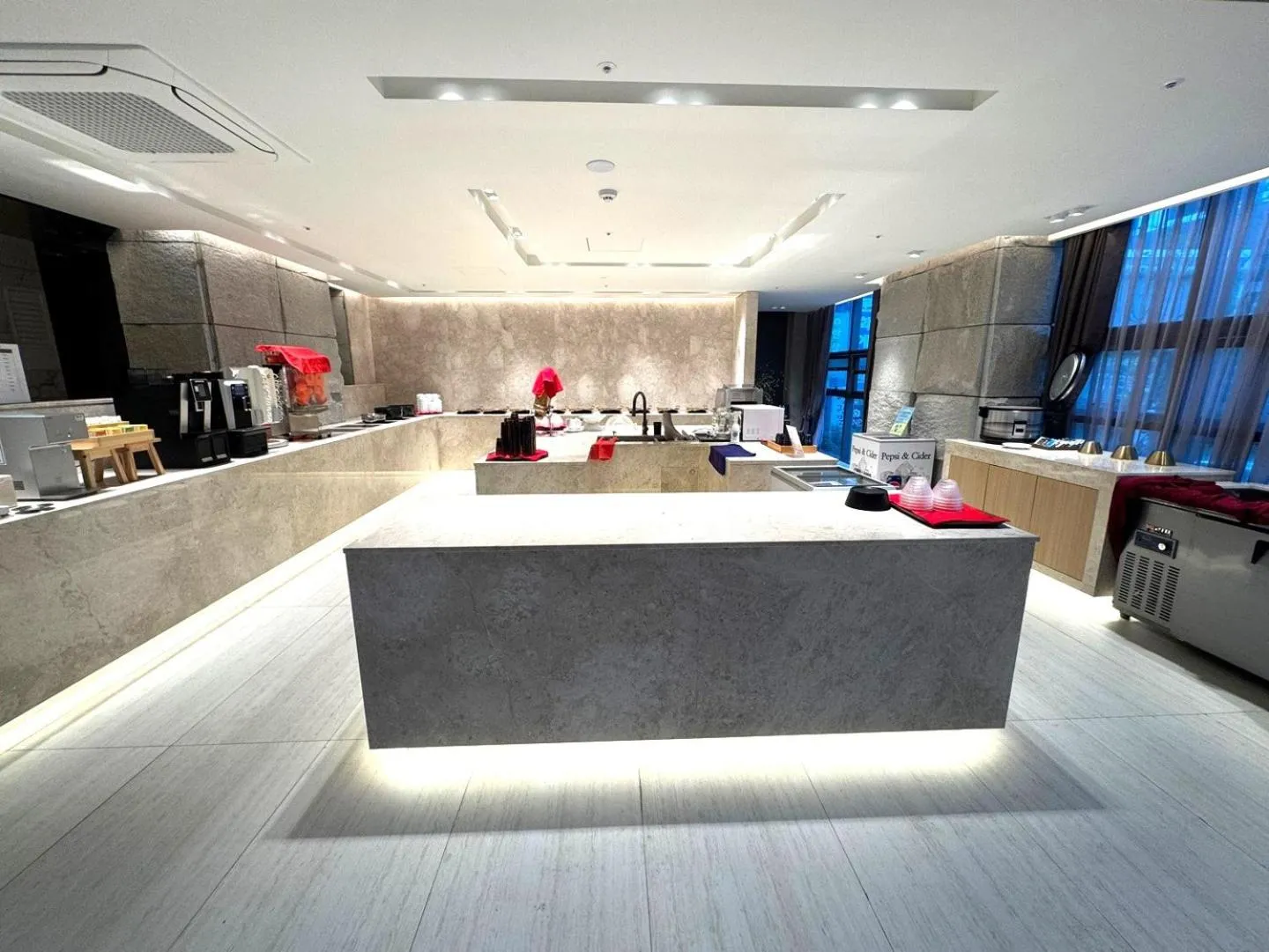 Restaurant/places to eat in Hotel tt Seomyeon