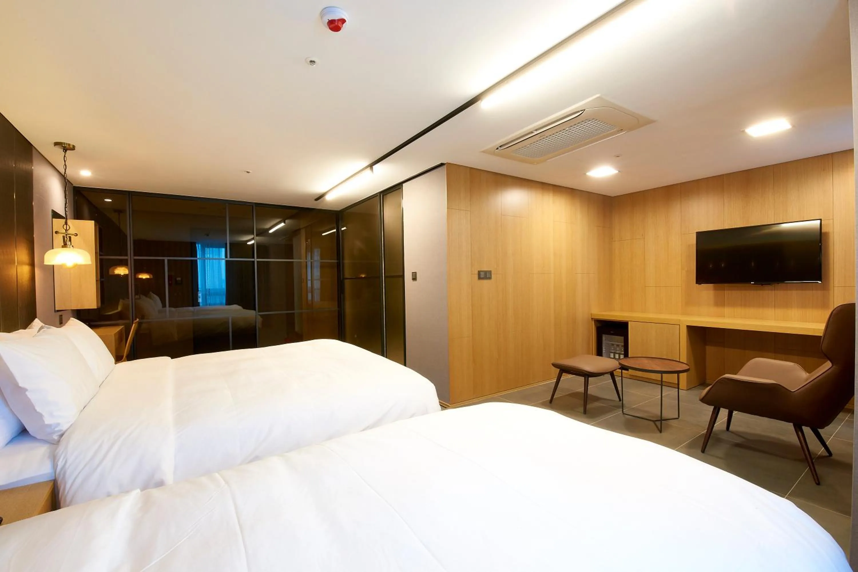 Bedroom, Bed in Hotel tt Seomyeon