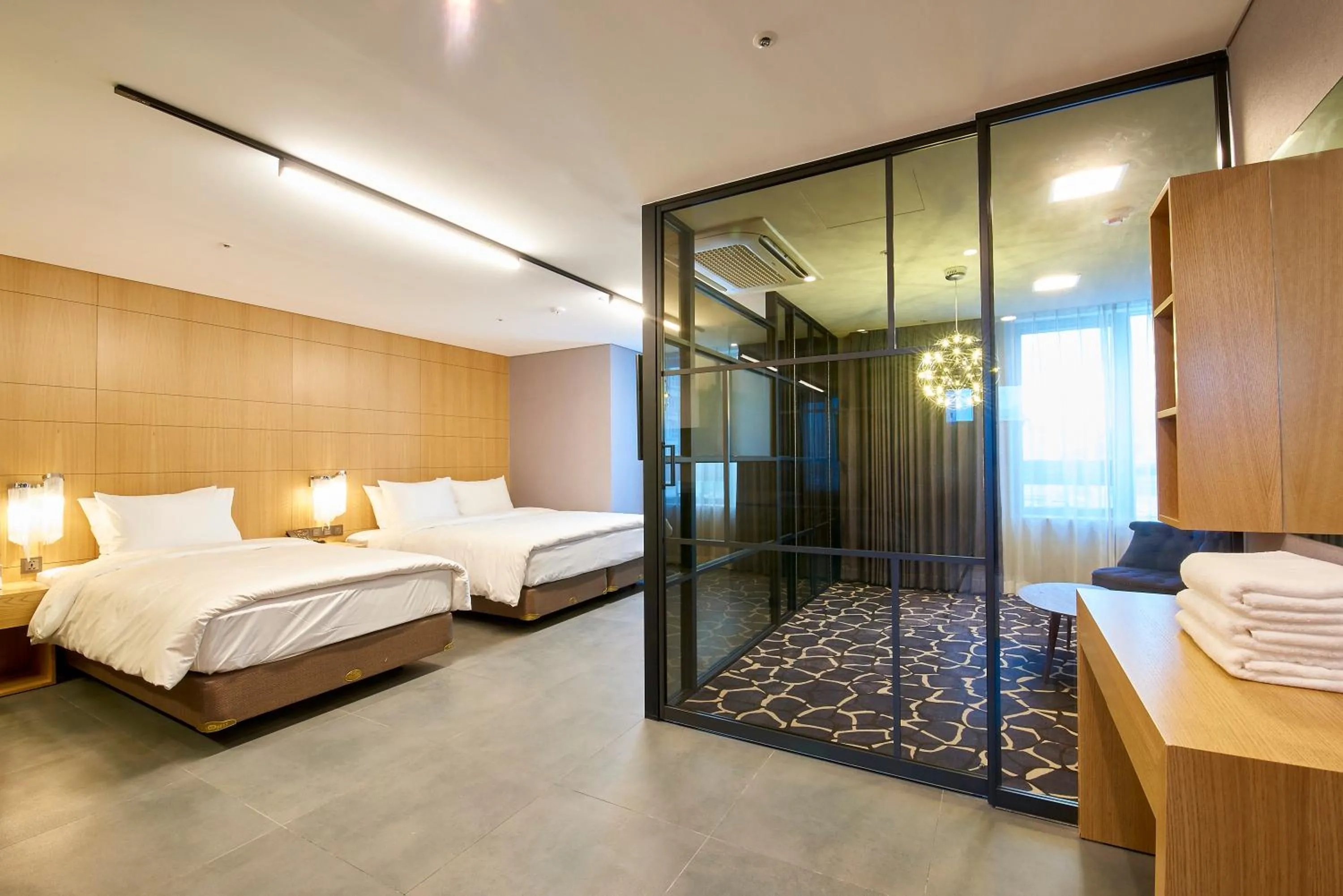 Photo of the whole room, Bed in Hotel tt Seomyeon