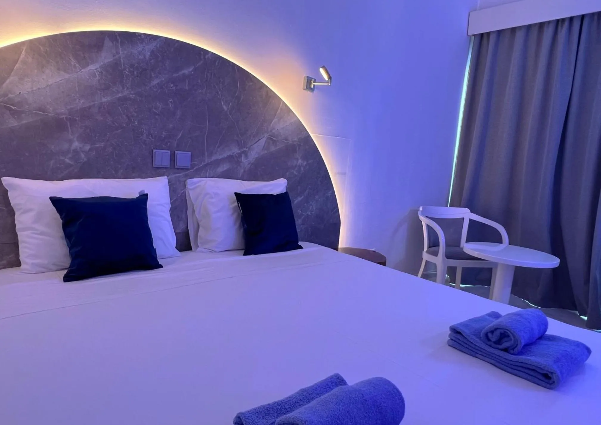 Bed in Adelais Bay Hotel